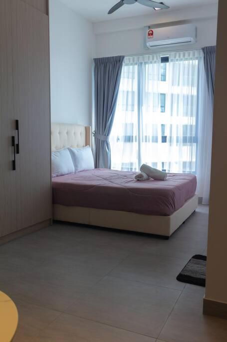 Chic & Cozy Suite Sunsuria Forum Shah Alam By LuxPropMy photo 2