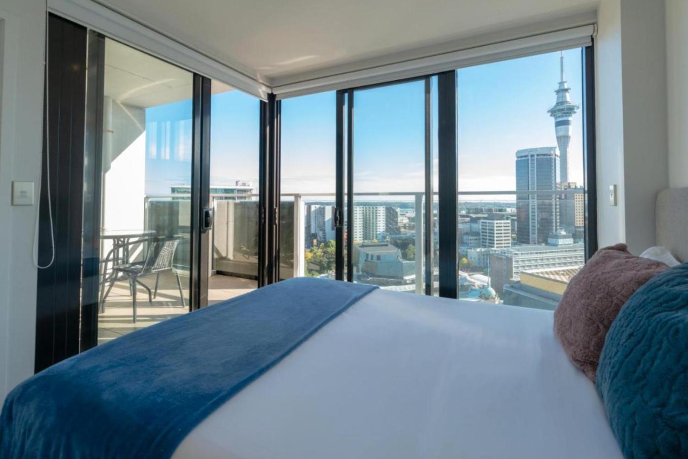 Amazing Skytower View 2 Bedroom 2 bathroom Apartment view 4