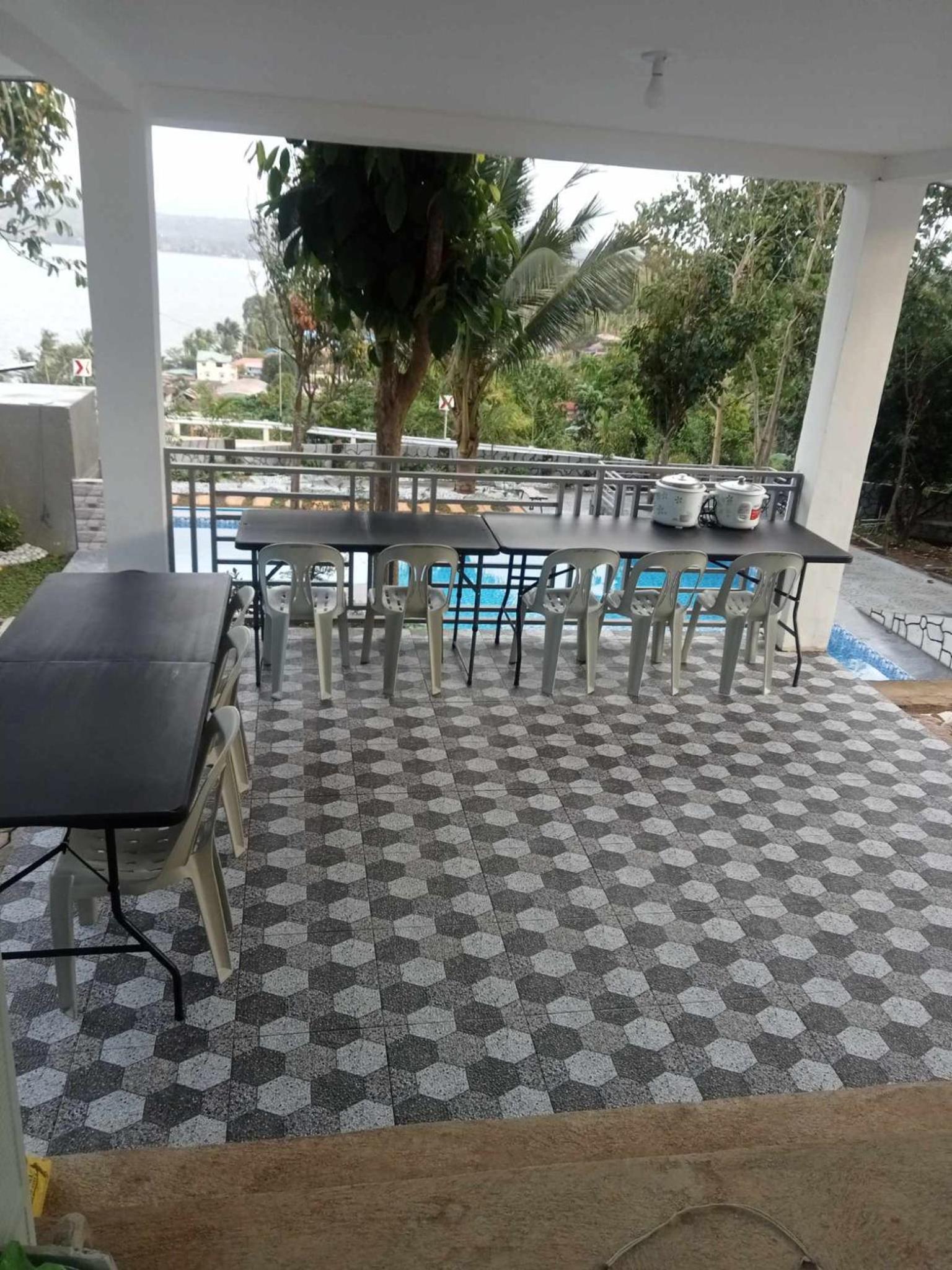 Continos Place