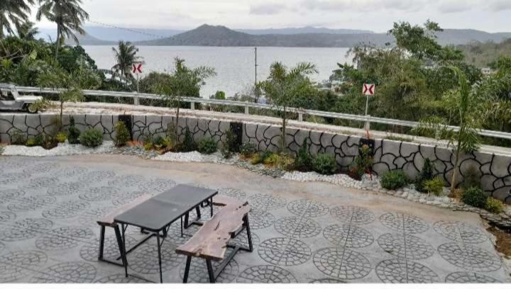 Continos Place