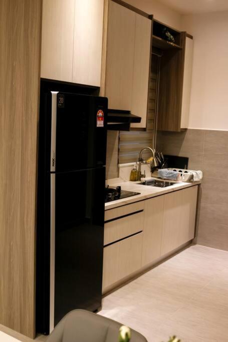 Spacious City Escape Sunsuria Forum at Shah Alam By LuxPropMy-3BR photo 5