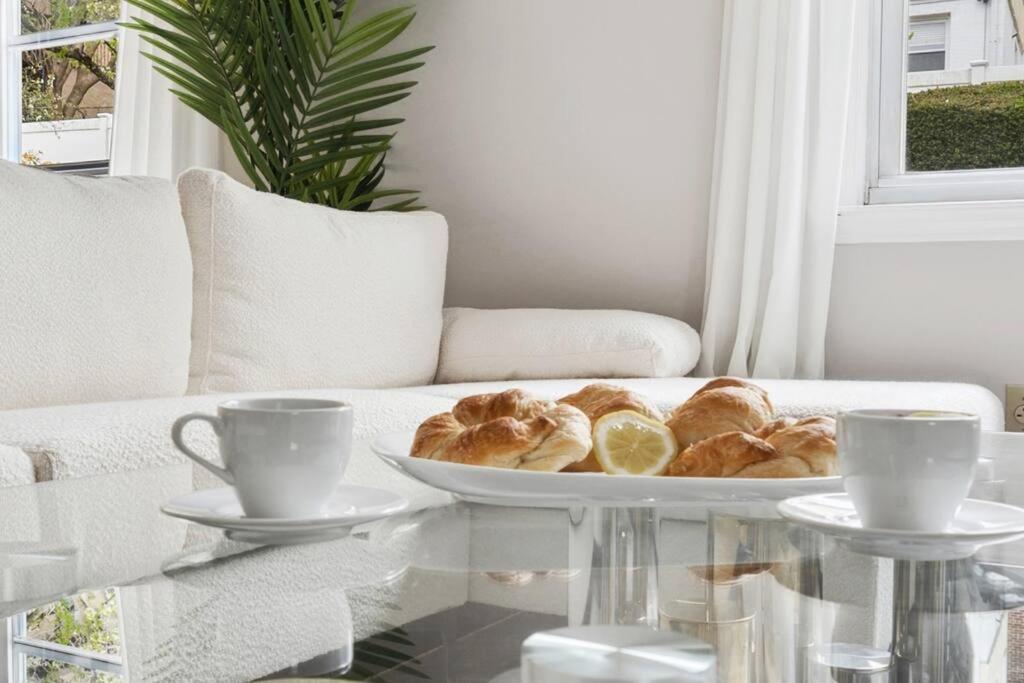 Prime Luxury NY w Free Parking and Mins to Downtown
