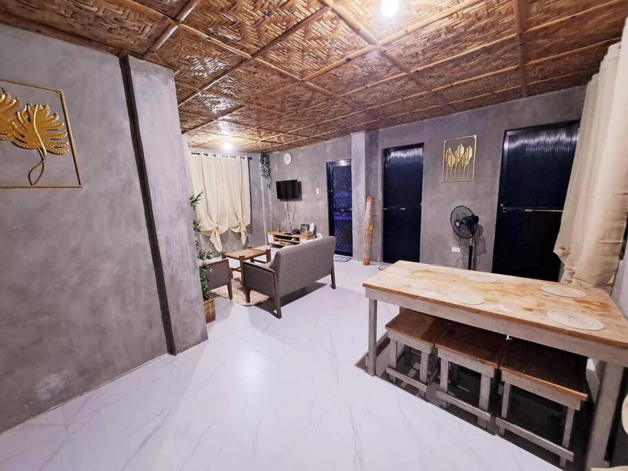Balai Elmienna - solar powered farm house with pool