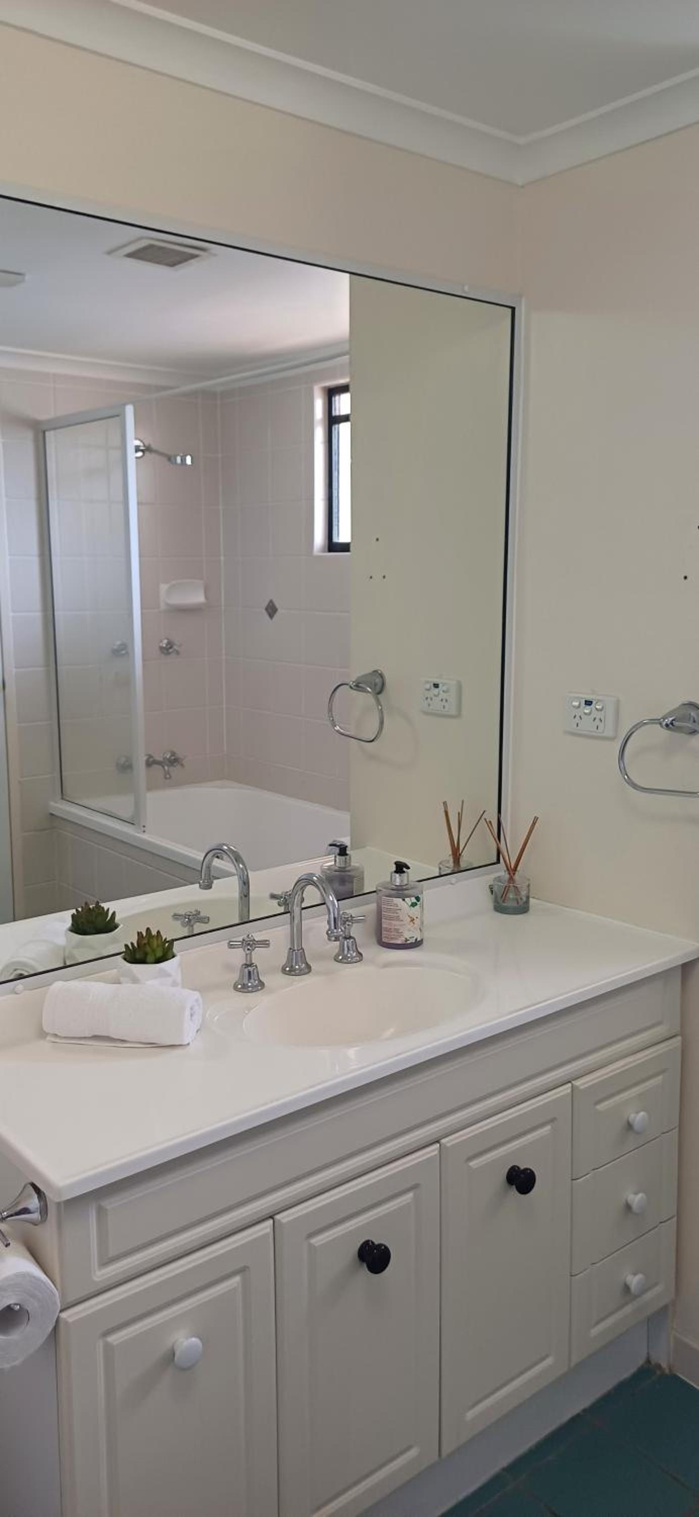 Dream stay on the Strand, one bedroom apartment on the third floor