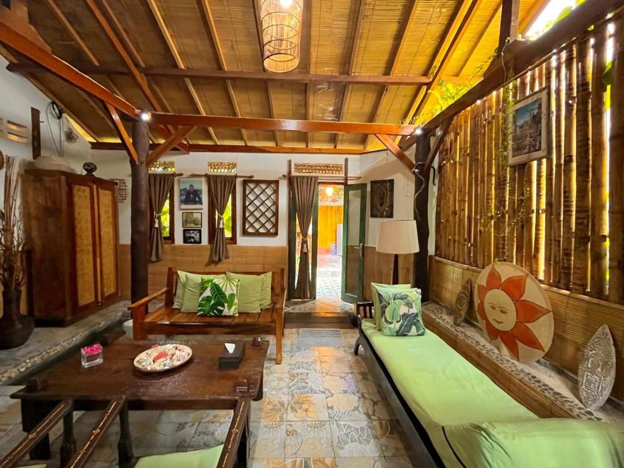 Frangipani garden villa, Senggigi - 2