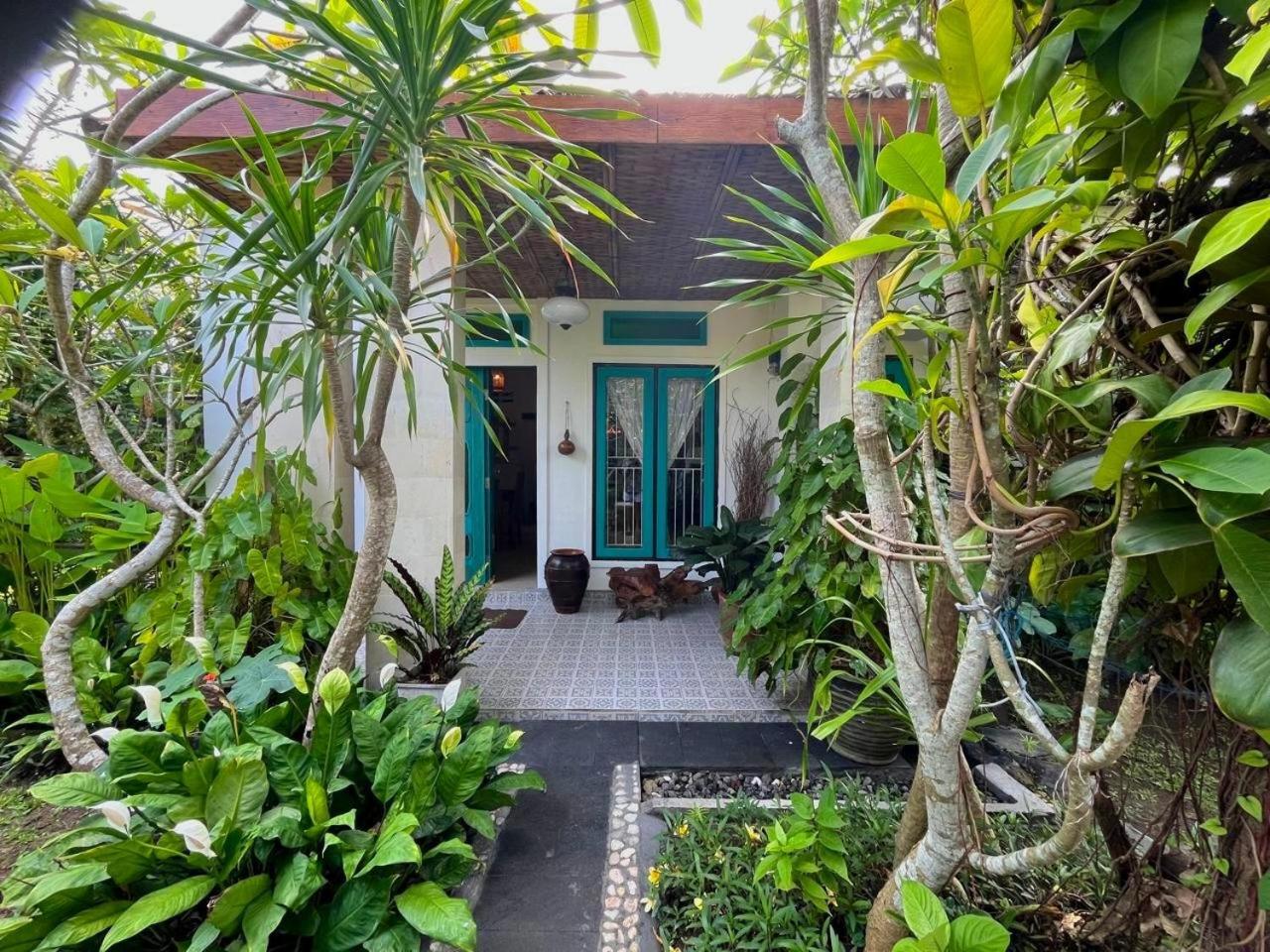 Frangipani garden villa, Senggigi - 17