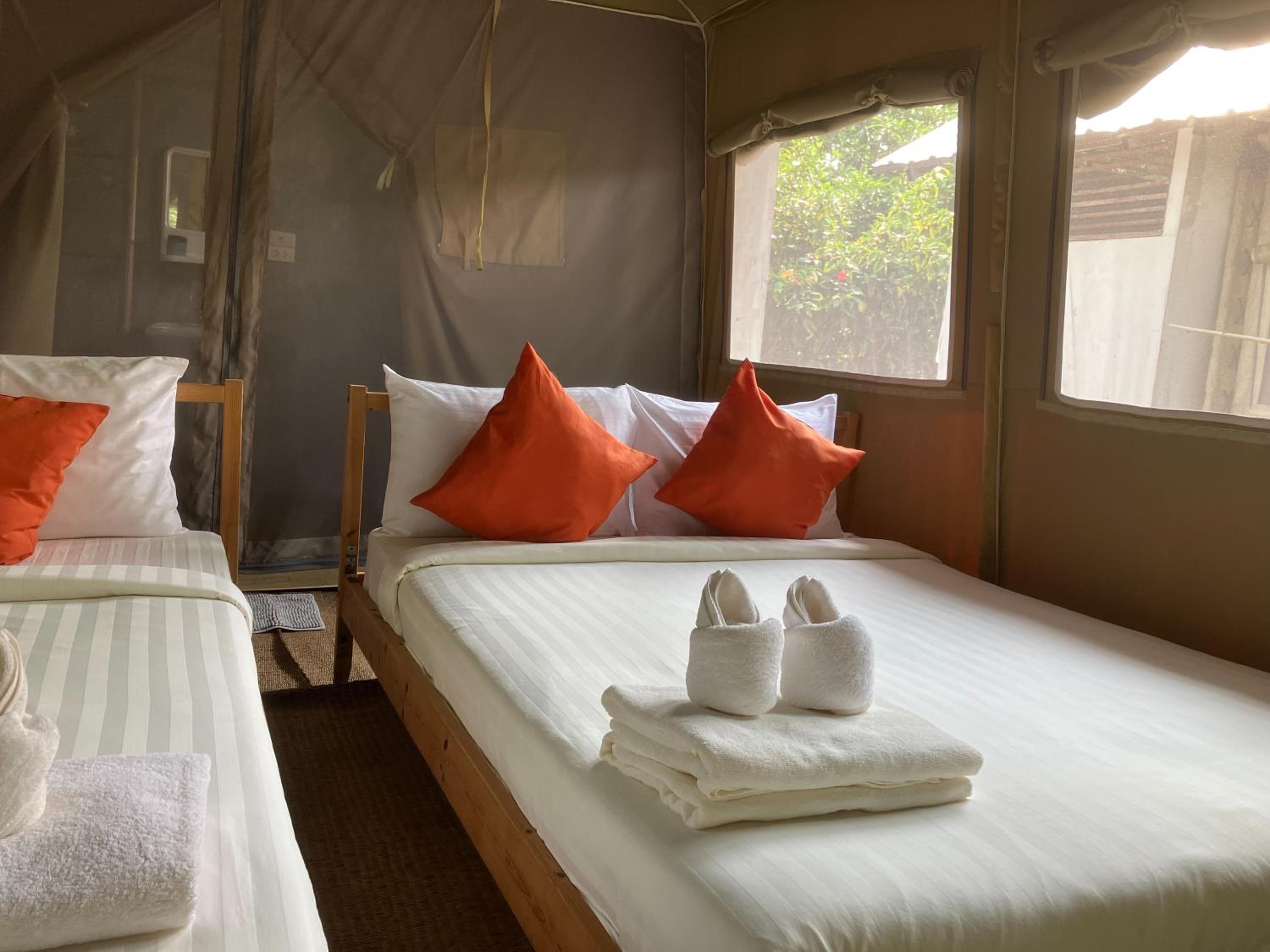 Naivacha Tent Koh Mak