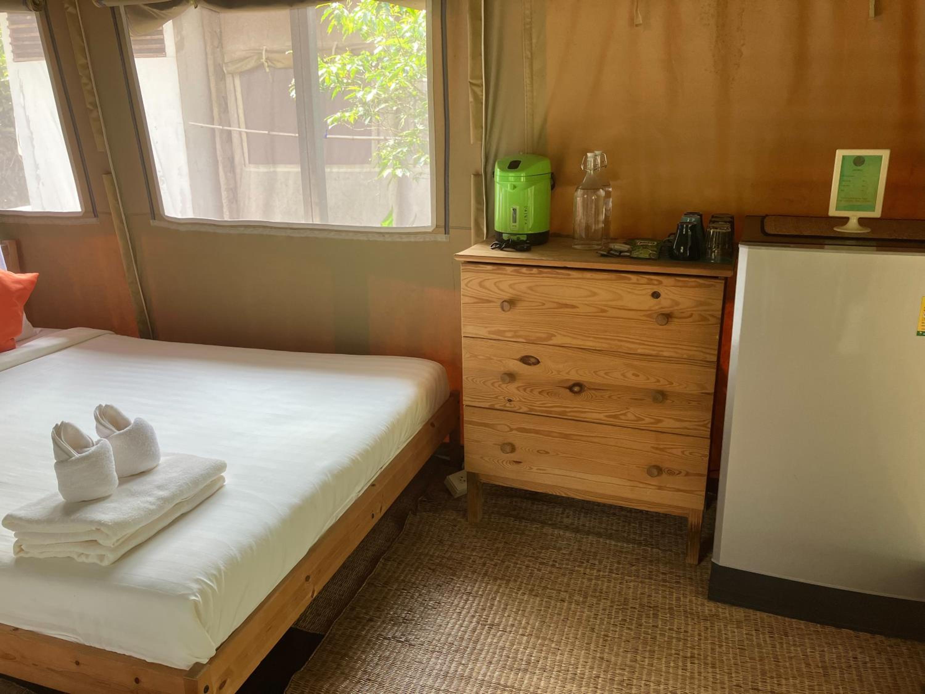Naivacha Tent Koh Mak