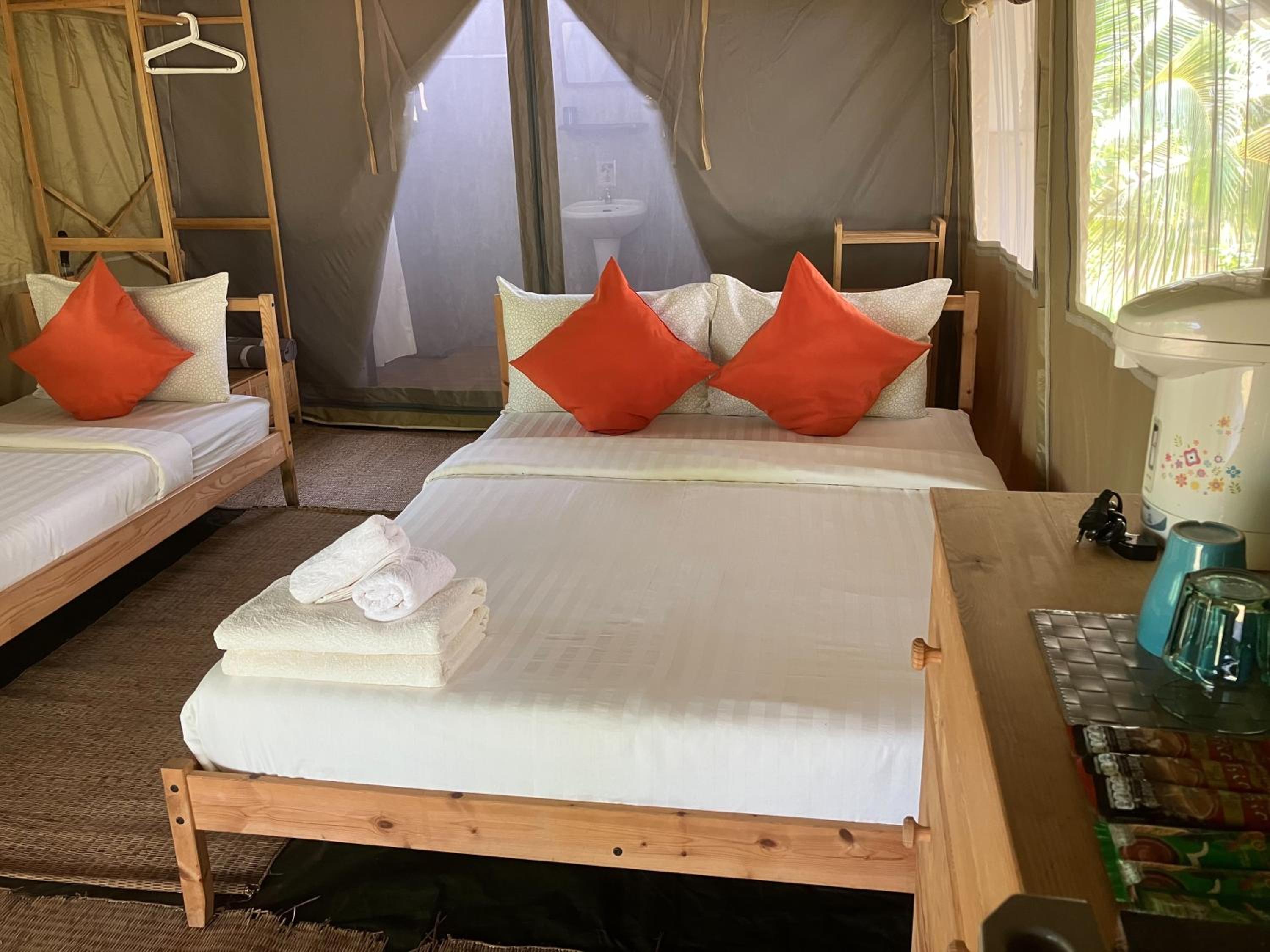 Naivacha Tent Koh Mak