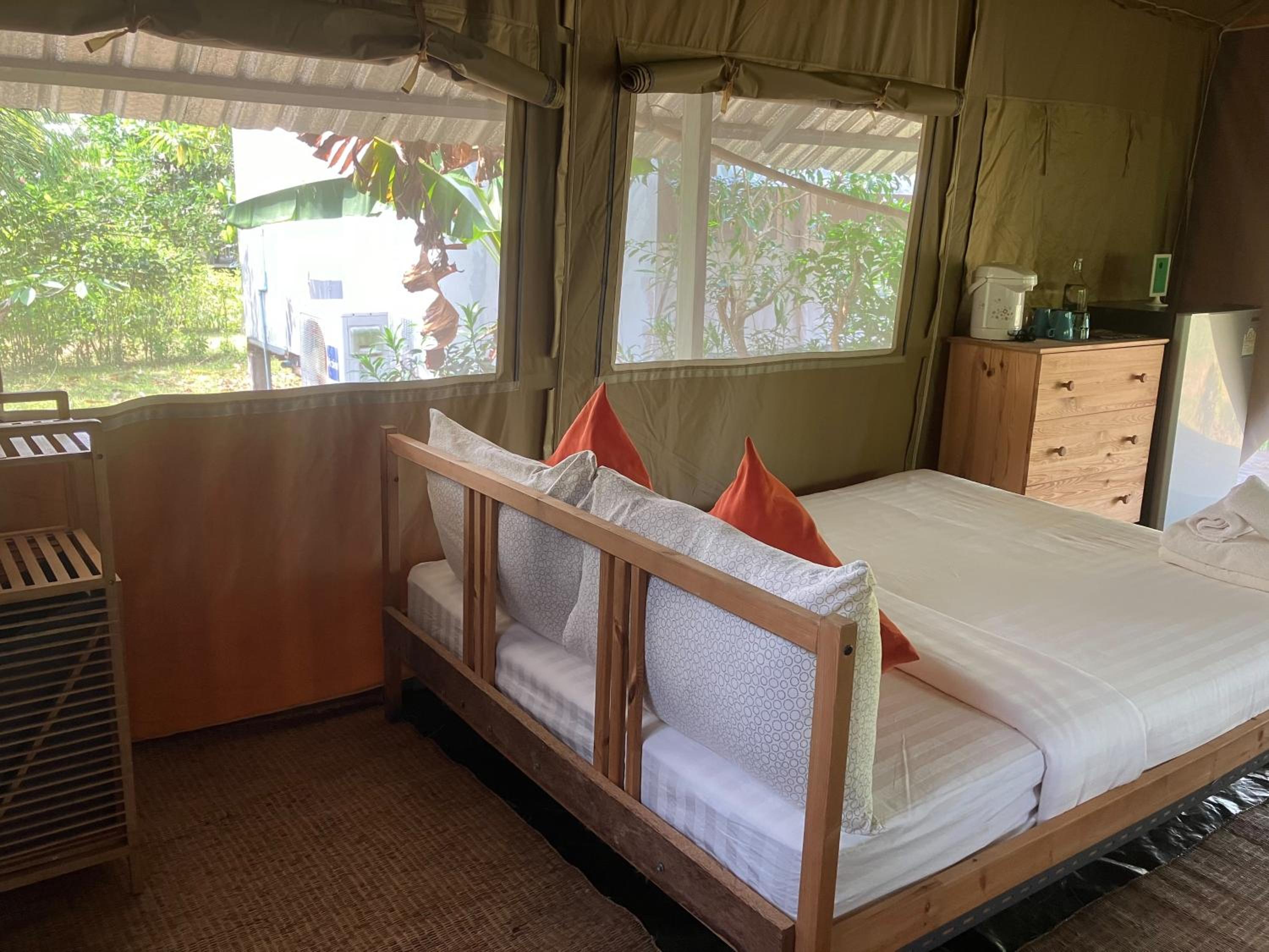 Naivacha Tent Koh Mak