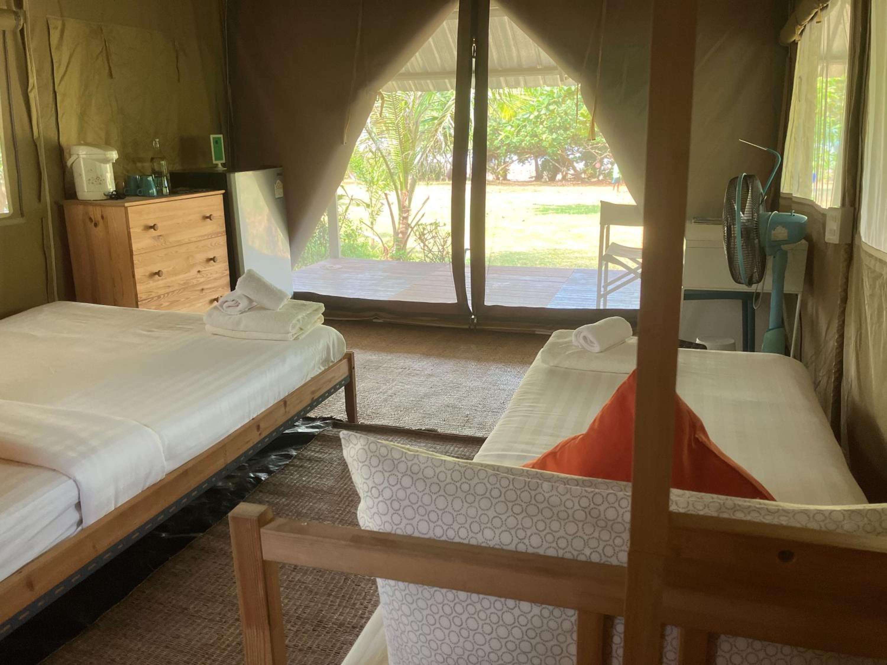 Naivacha Tent Koh Mak