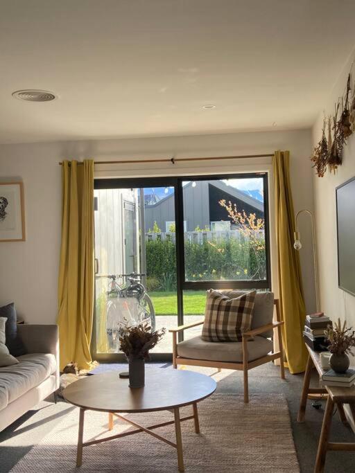 Wanaka Vacations - Escape to Wanaka - Property Image 1