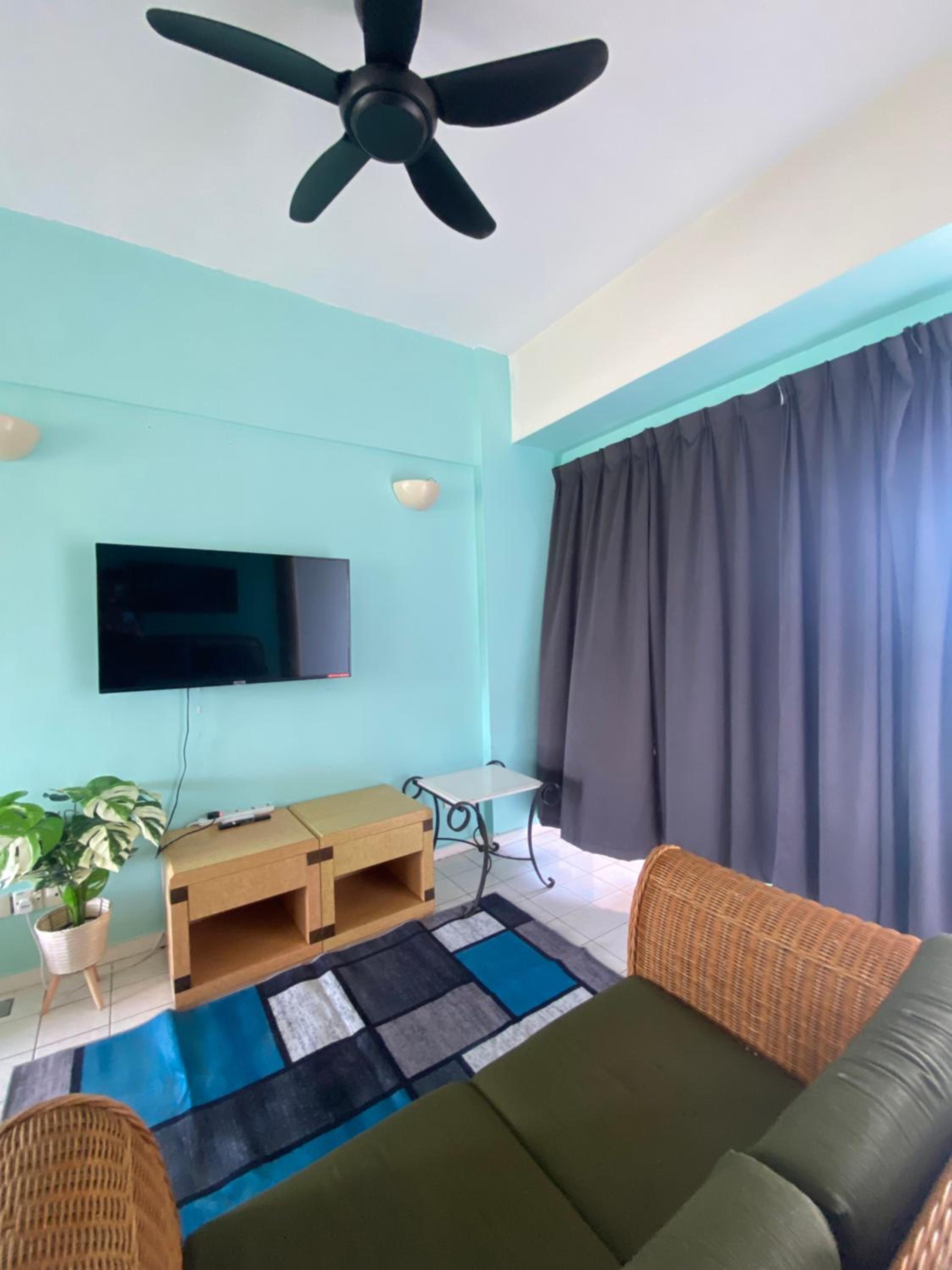 Studio Apartment W Seaview Netflix photo 1