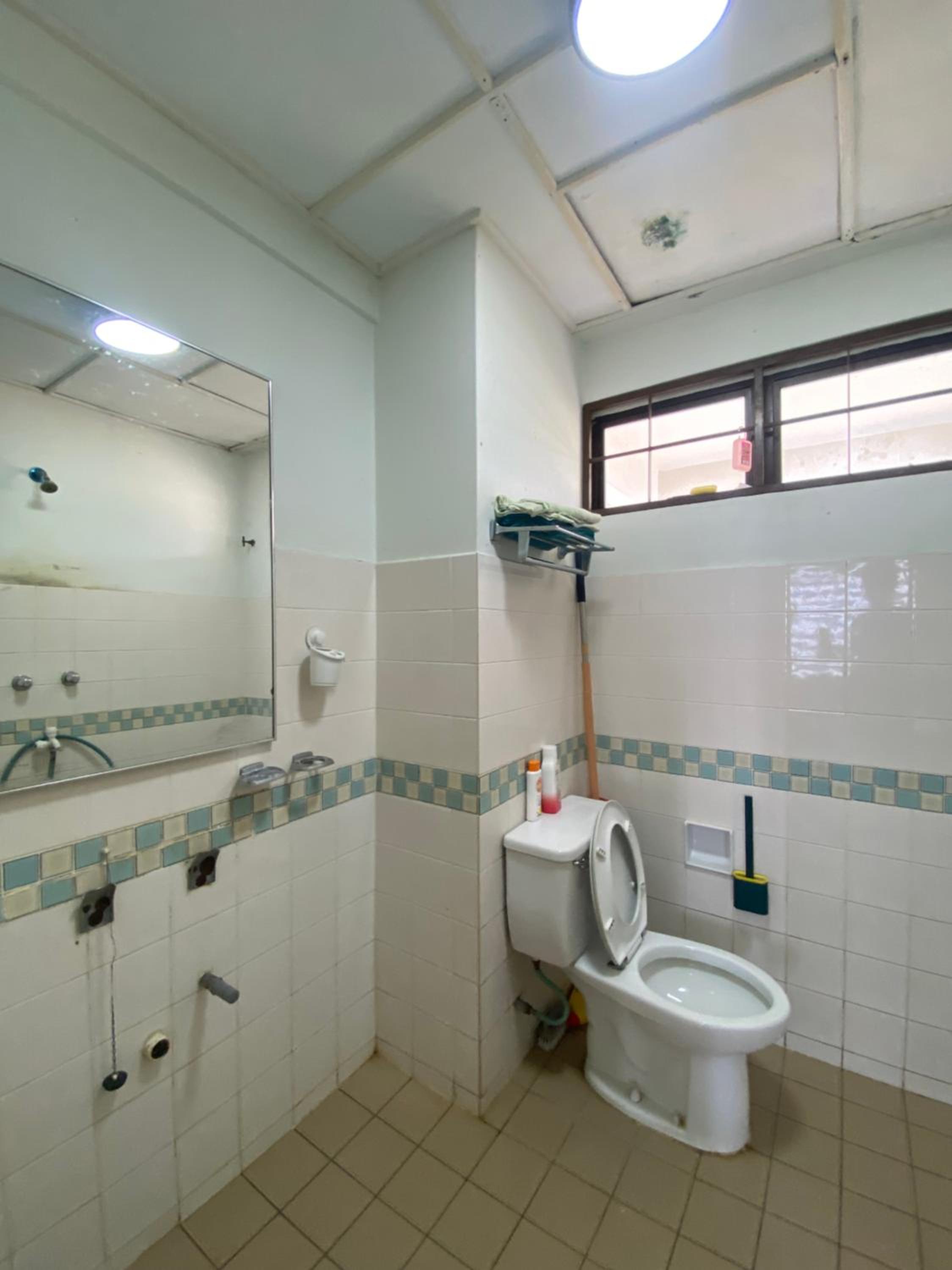 Studio Apartment W Seaview Netflix photo 2