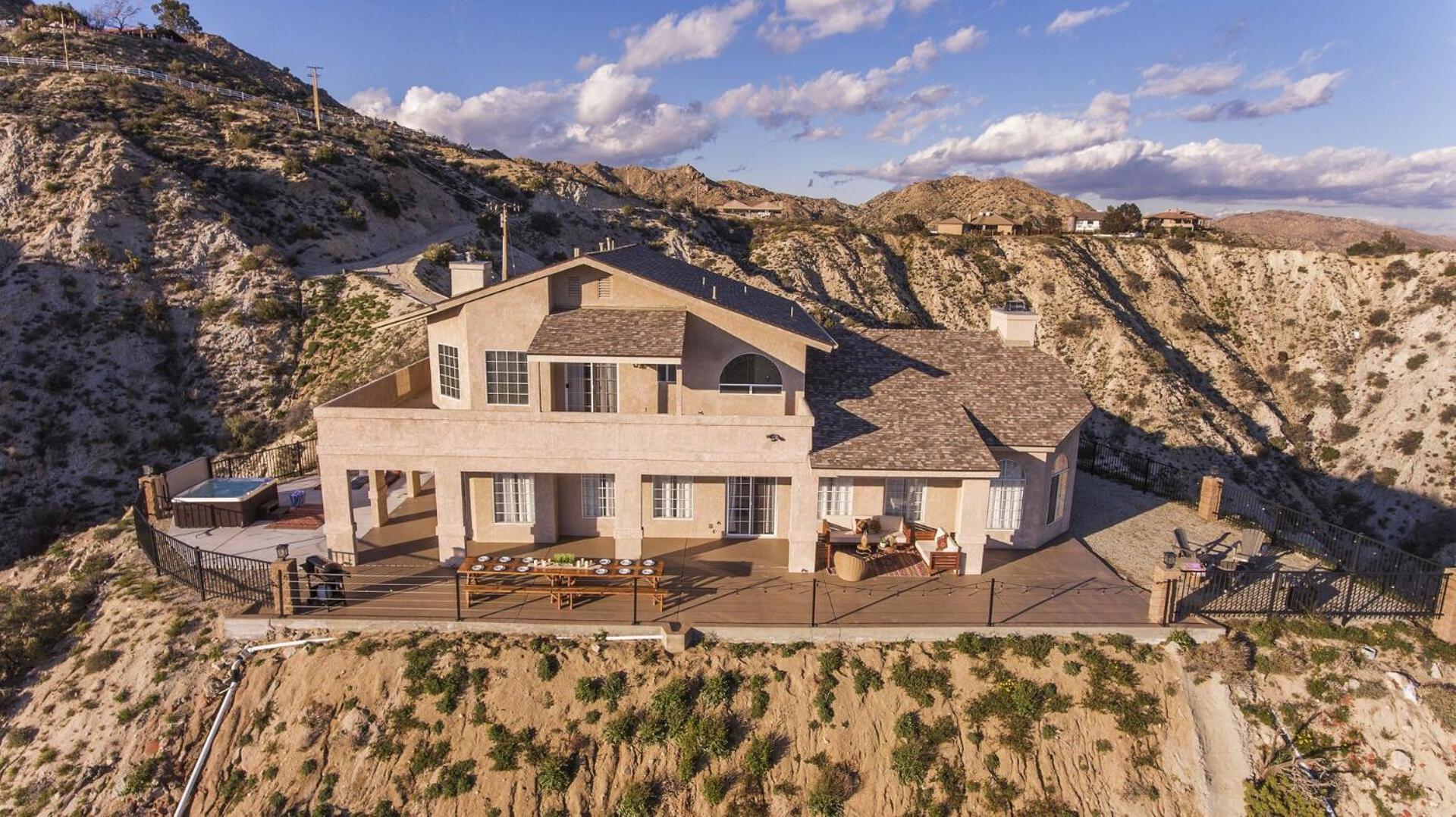 Summit House Joshua Tree - Iconic Mountain Estate with Spa Ping-Pong Fire Pit view 3