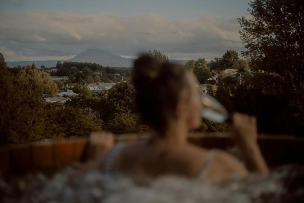 The Eco Cabin Tasmania - Cedar Hot Tub