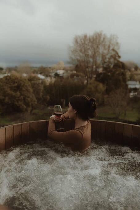 The Eco Cabin Tasmania - Cedar Hot Tub