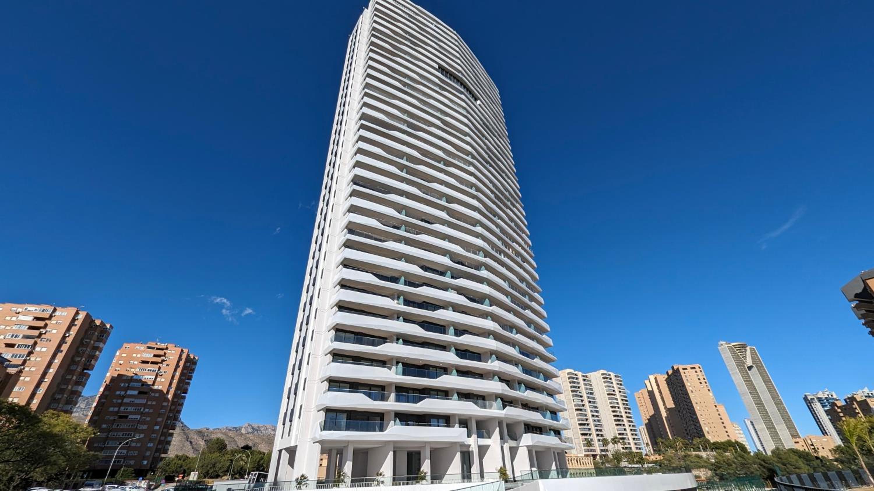 Hotel BENIDORM BEACH sea & sky apartment - Image 1