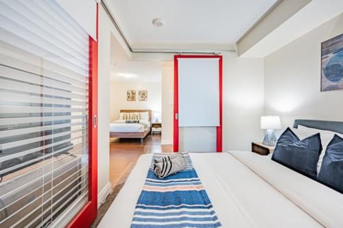 Fort York Suites - CNE photo 3