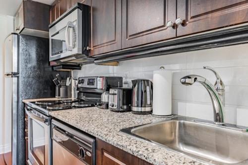 Fort York Suites - CNE