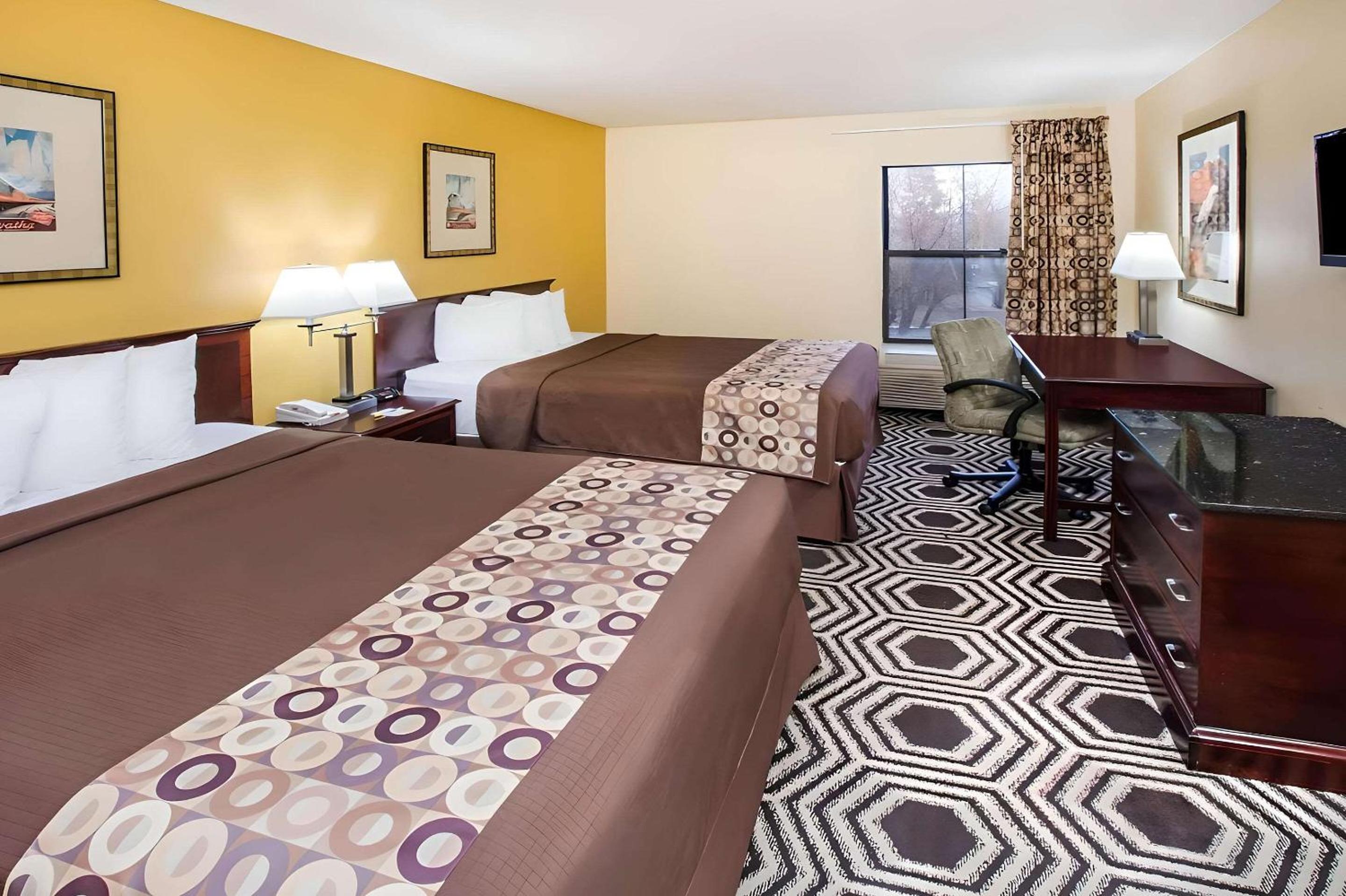Comfort Inn & Suites Harvey - Chicago Southland