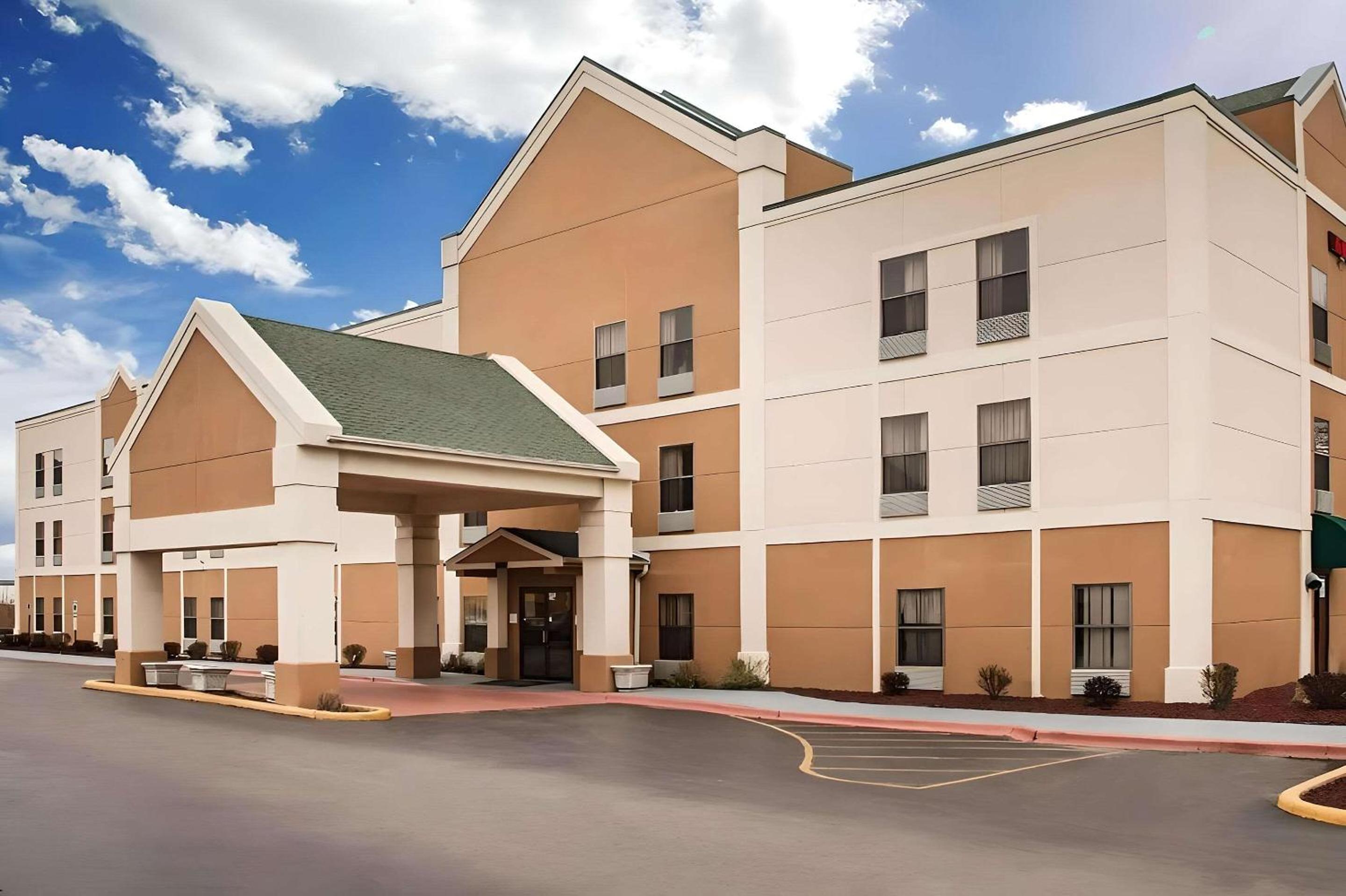 Comfort Inn & Suites Harvey - Chicago Southland