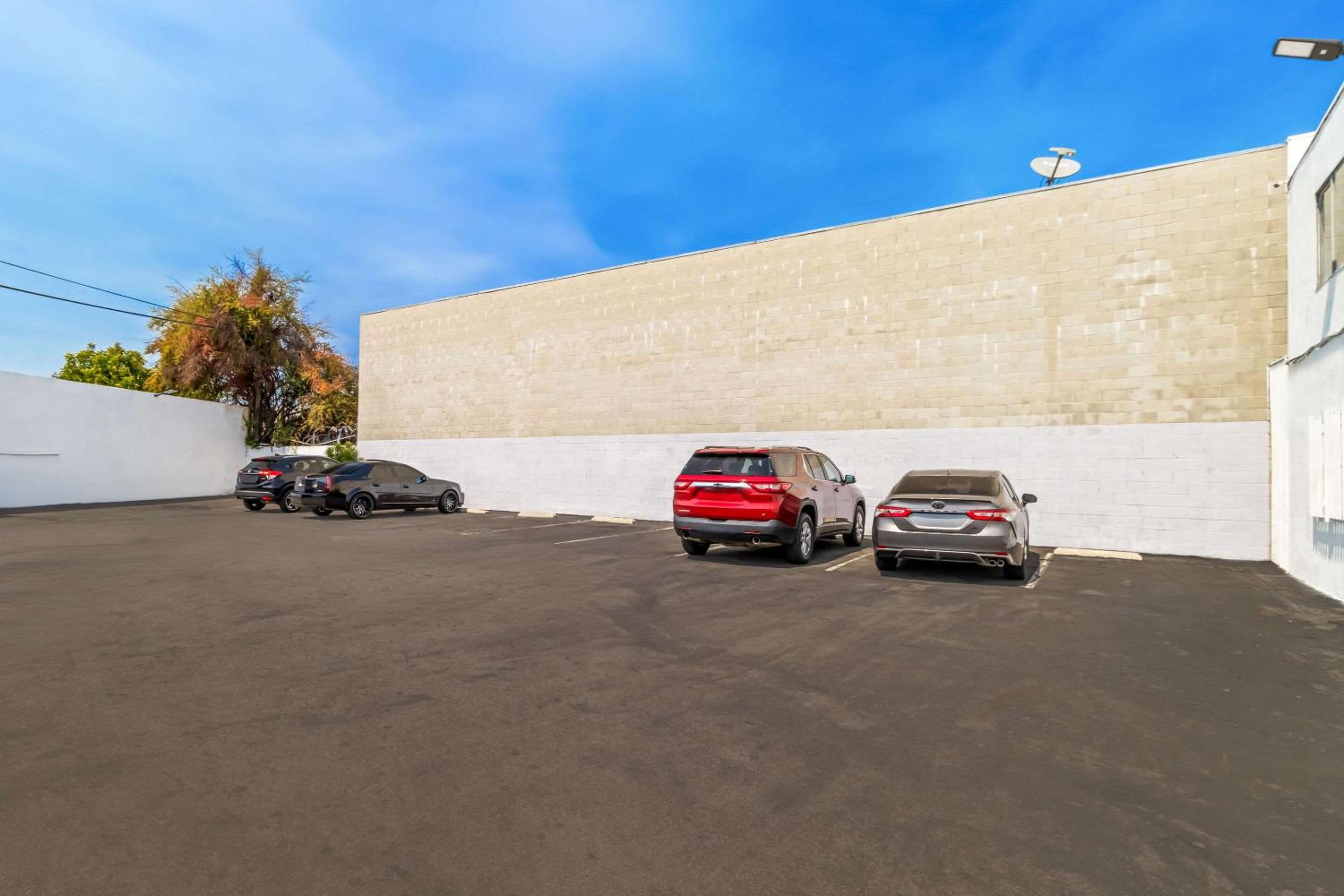 Rodeway Inn & Suites North Hollywood Burbank Airport - Universal Area