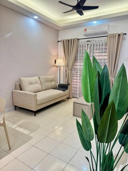 Villa 14min Sutera Mall&Paradigm&Legoland&5min Xin Wan Chay