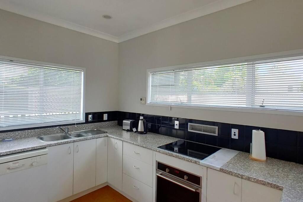 Mission Bay Villa 3BR 2BA Retreat with Spacious Terrace & Garden Views photo 3