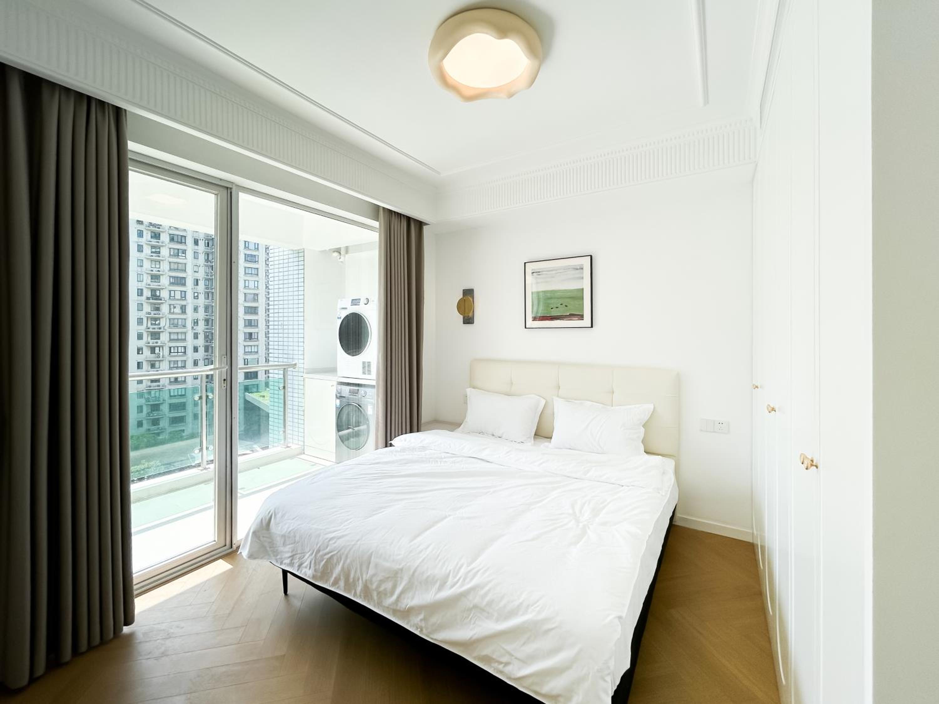 Eastern Hub - Bund Branch Simply Luxurious 4 King Beds, Big French Windows with Bund Views
