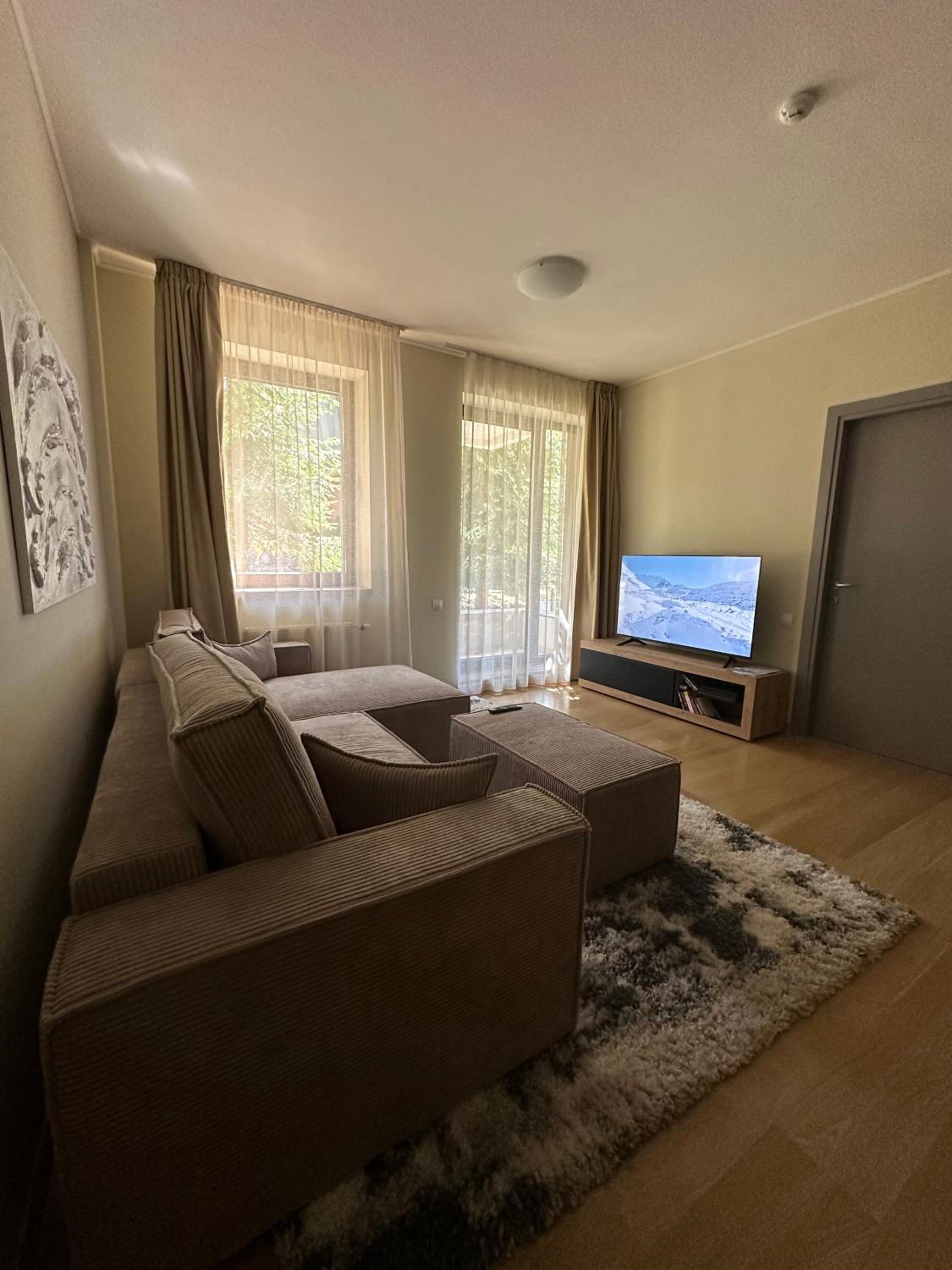 Large One Bedroom Flat - Mountain Bliss