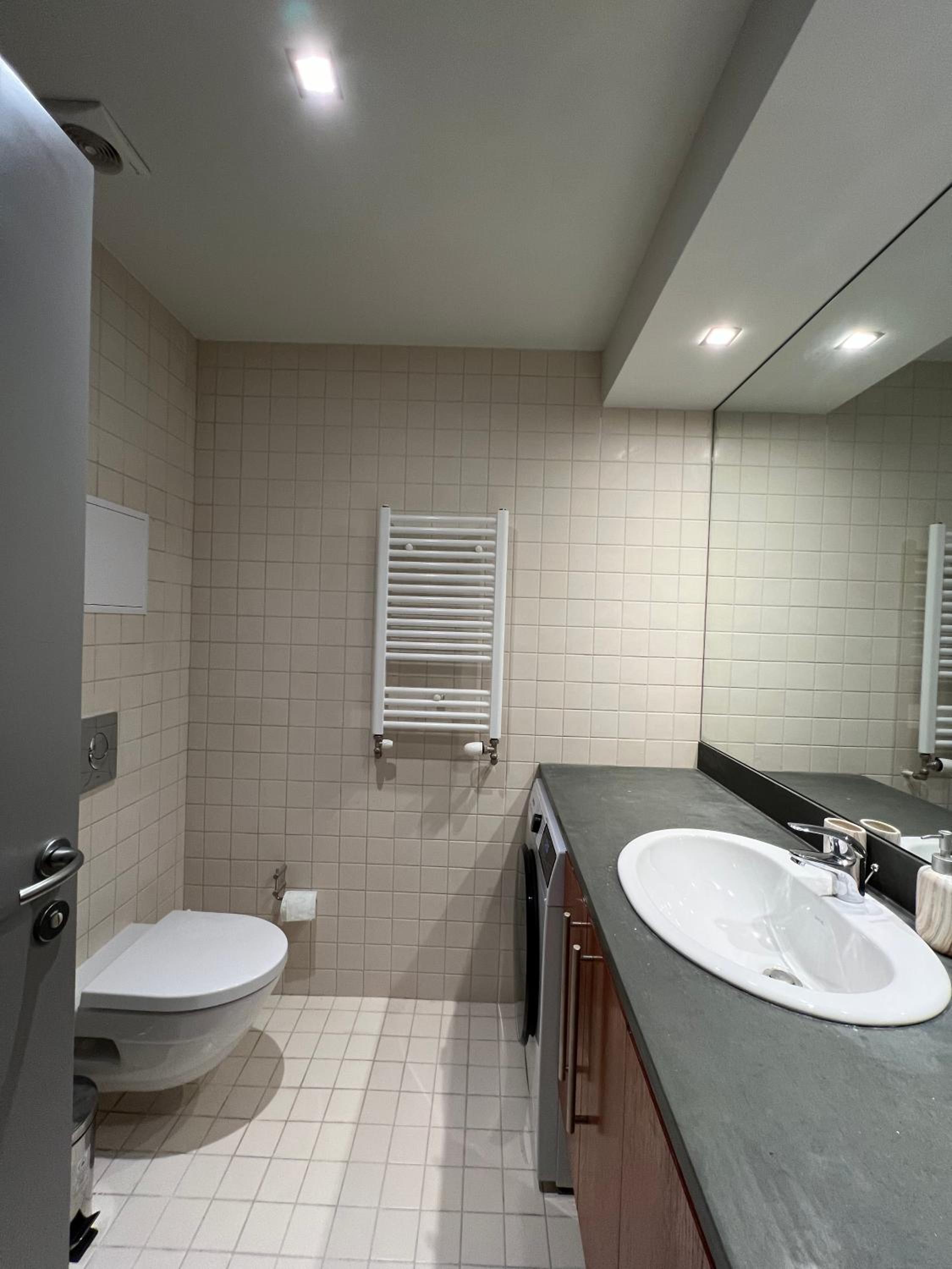 Large One Bedroom Flat - Mountain Bliss