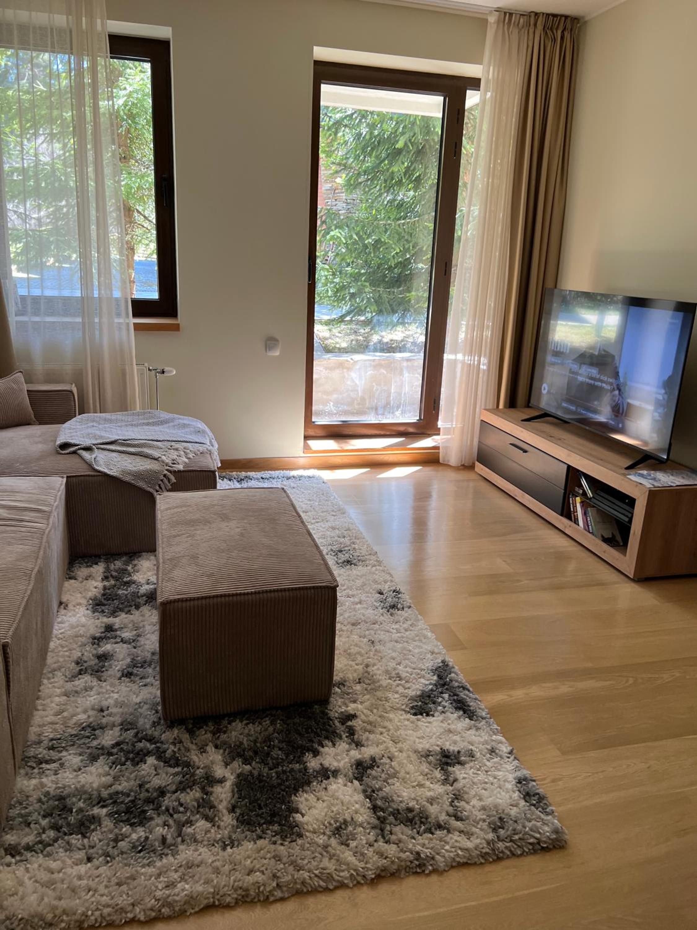 Large One Bedroom Flat - Mountain Bliss
