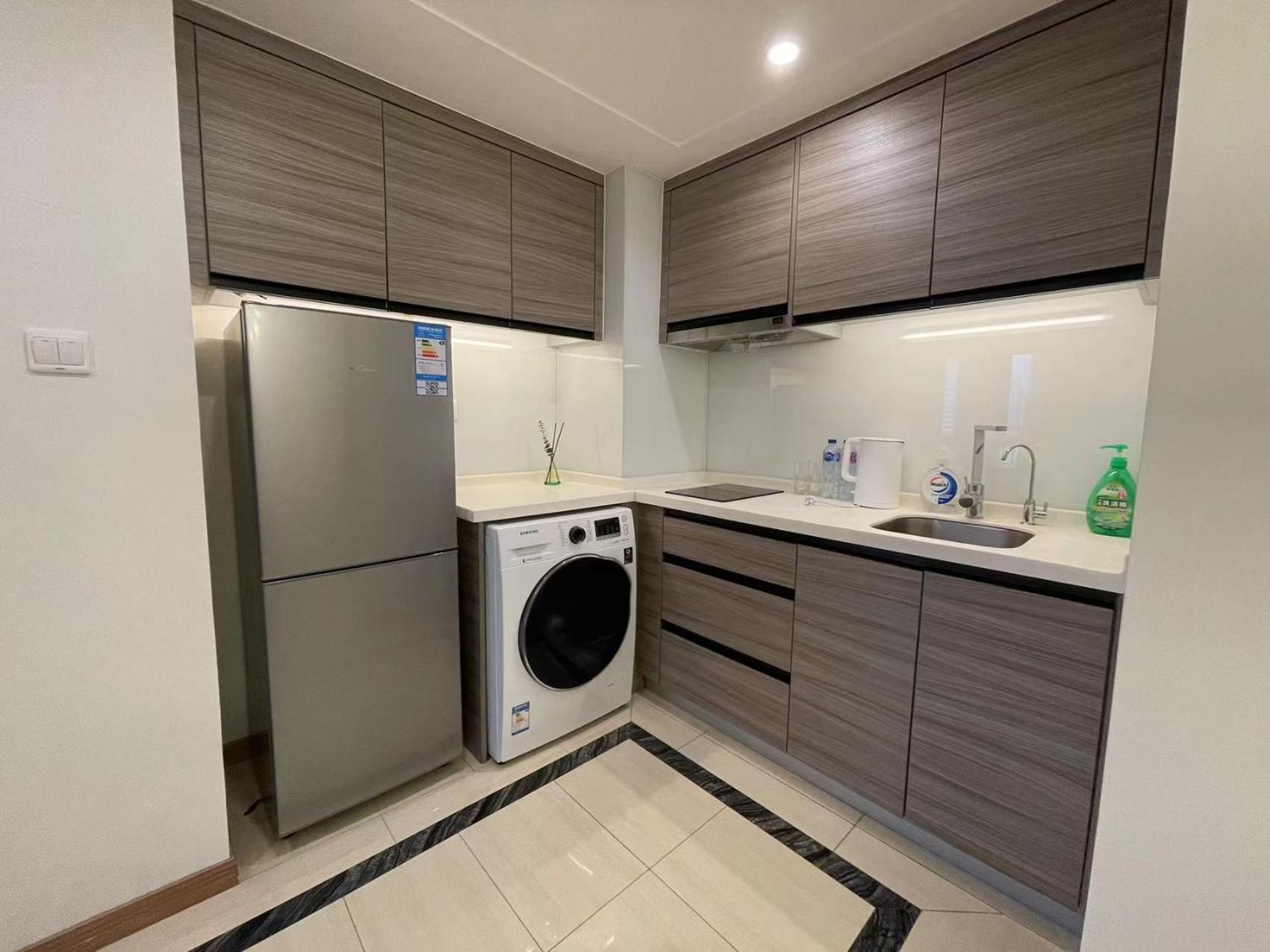 Shanghai Lerongju Boutique Apartment Metro Line 8 20meter