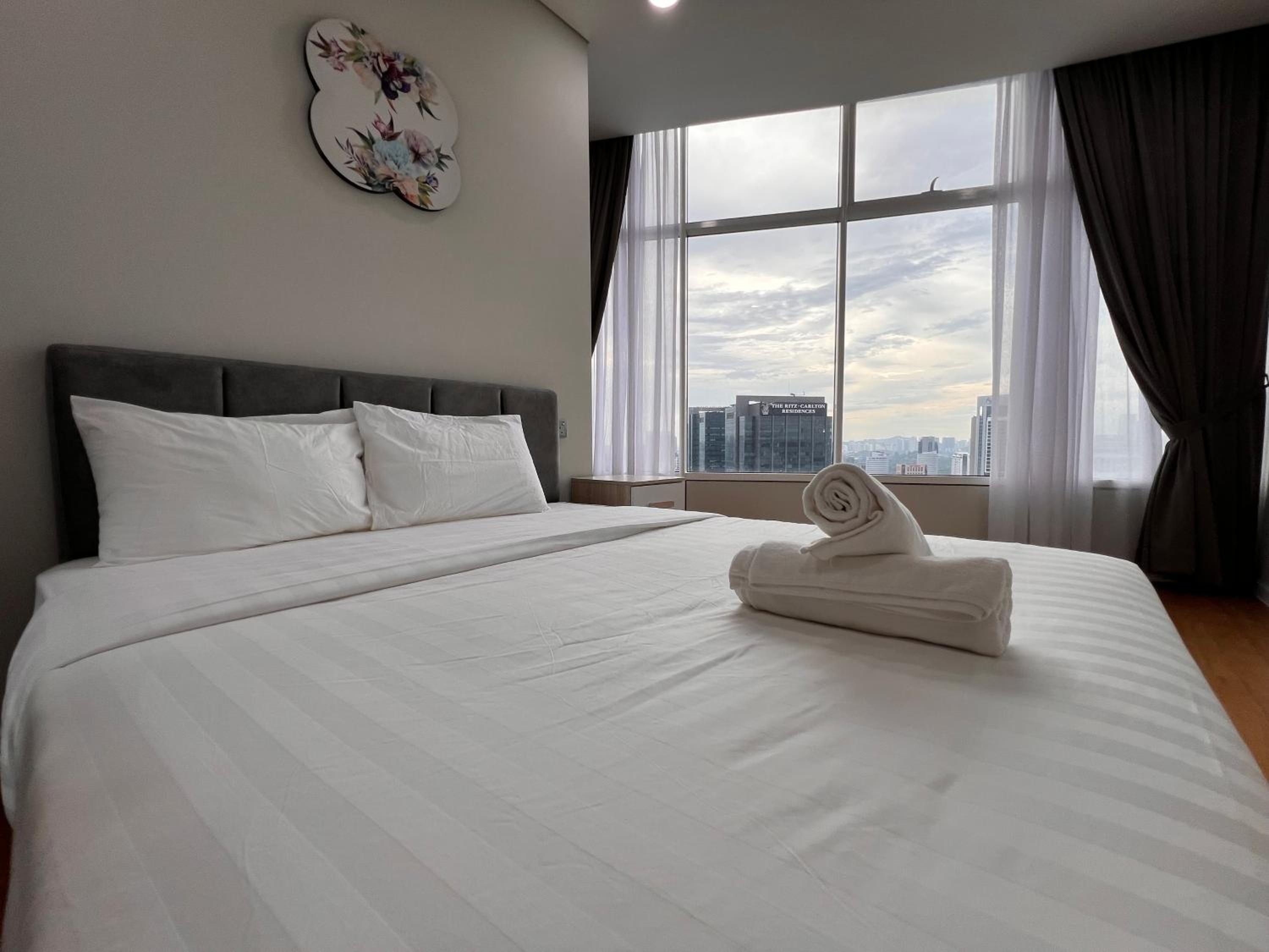 Sky Suites at KLCC by Mitstay