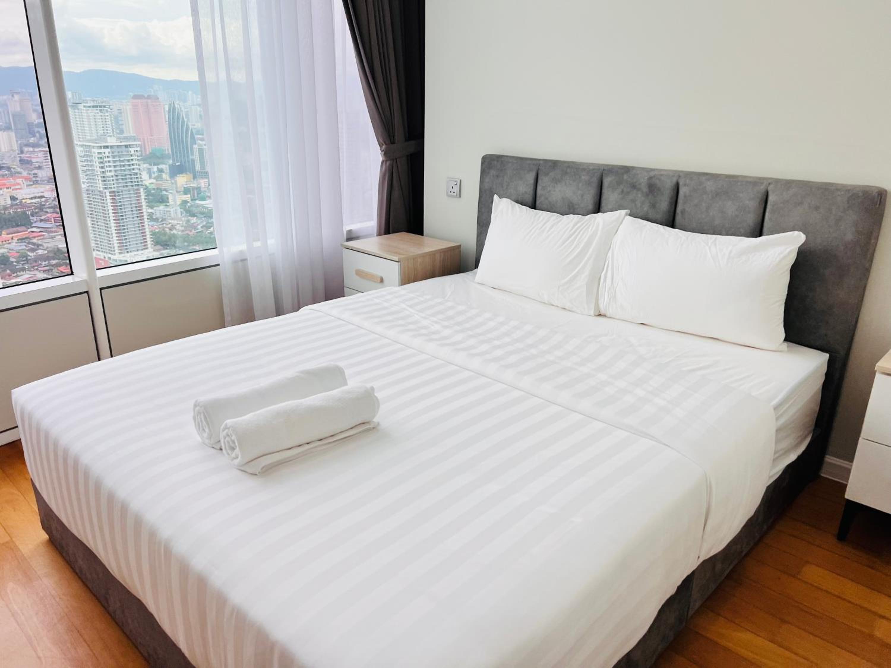 Sky Suites at KLCC by Mitstay