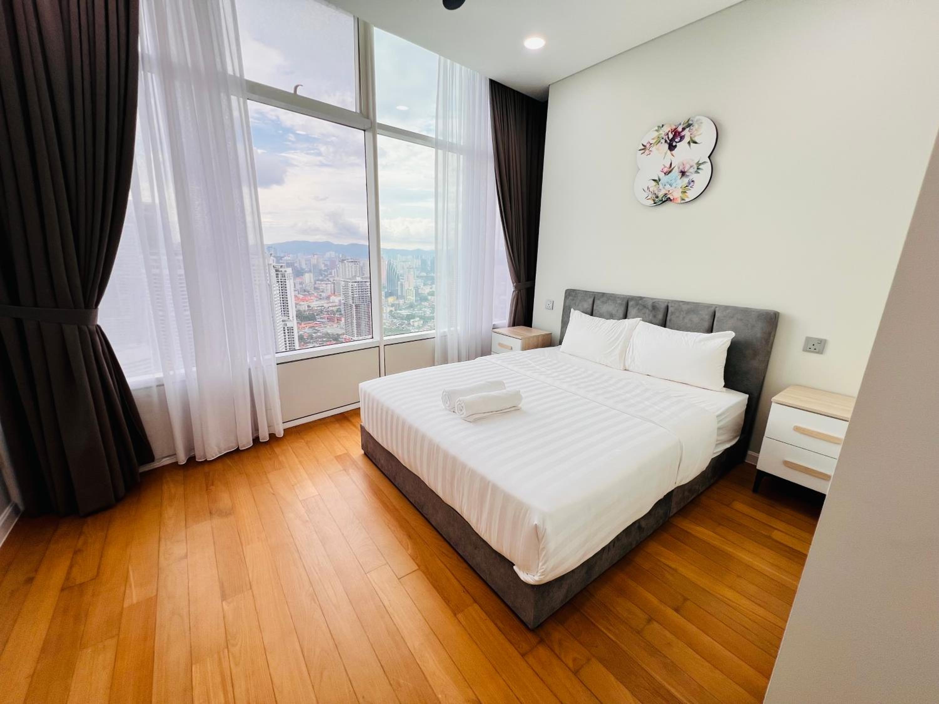 Sky Suites at KLCC by Mitstay