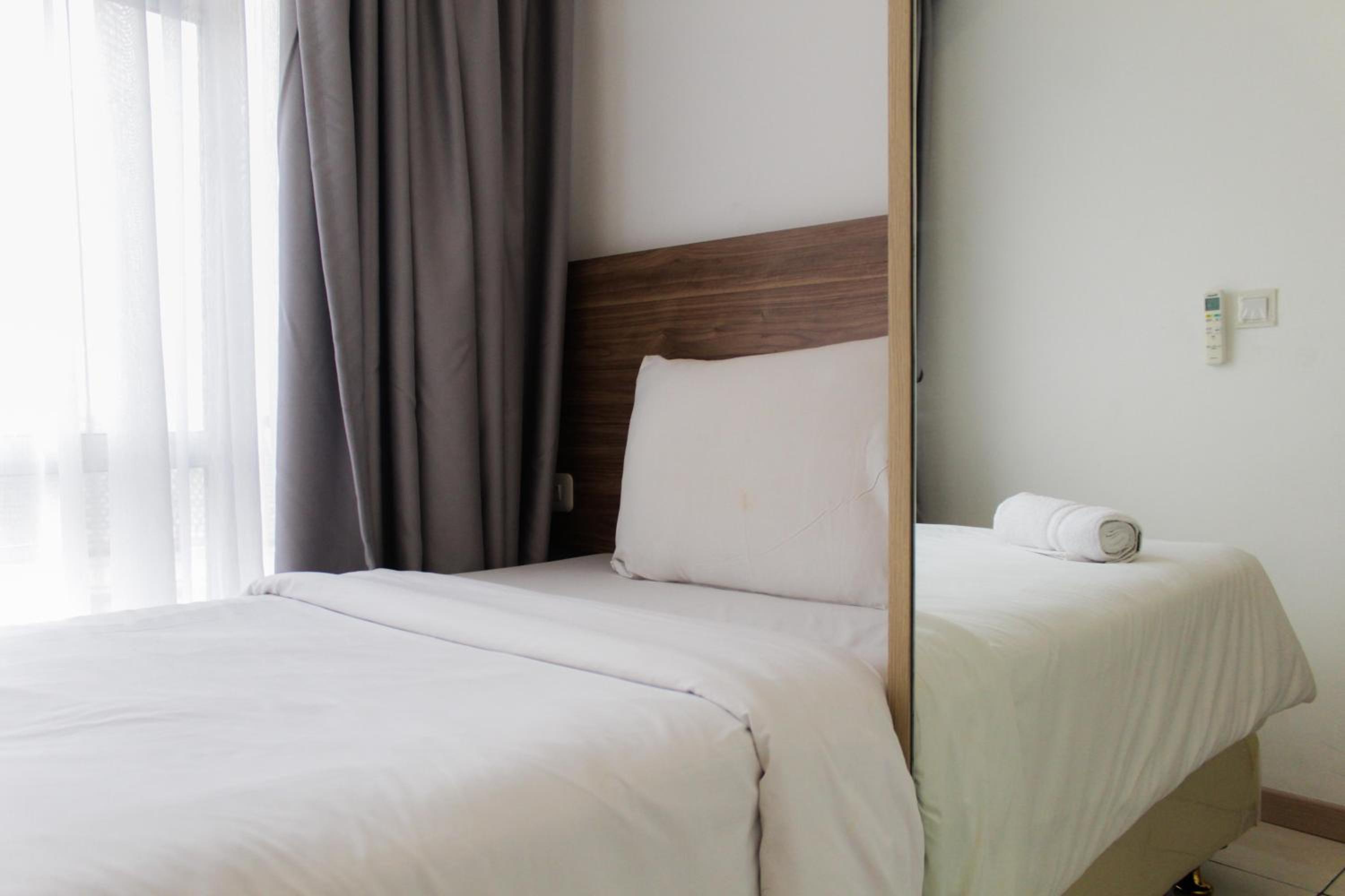Modern and Clean 2BR Apartment at M-Town Residence By Travelio view 4