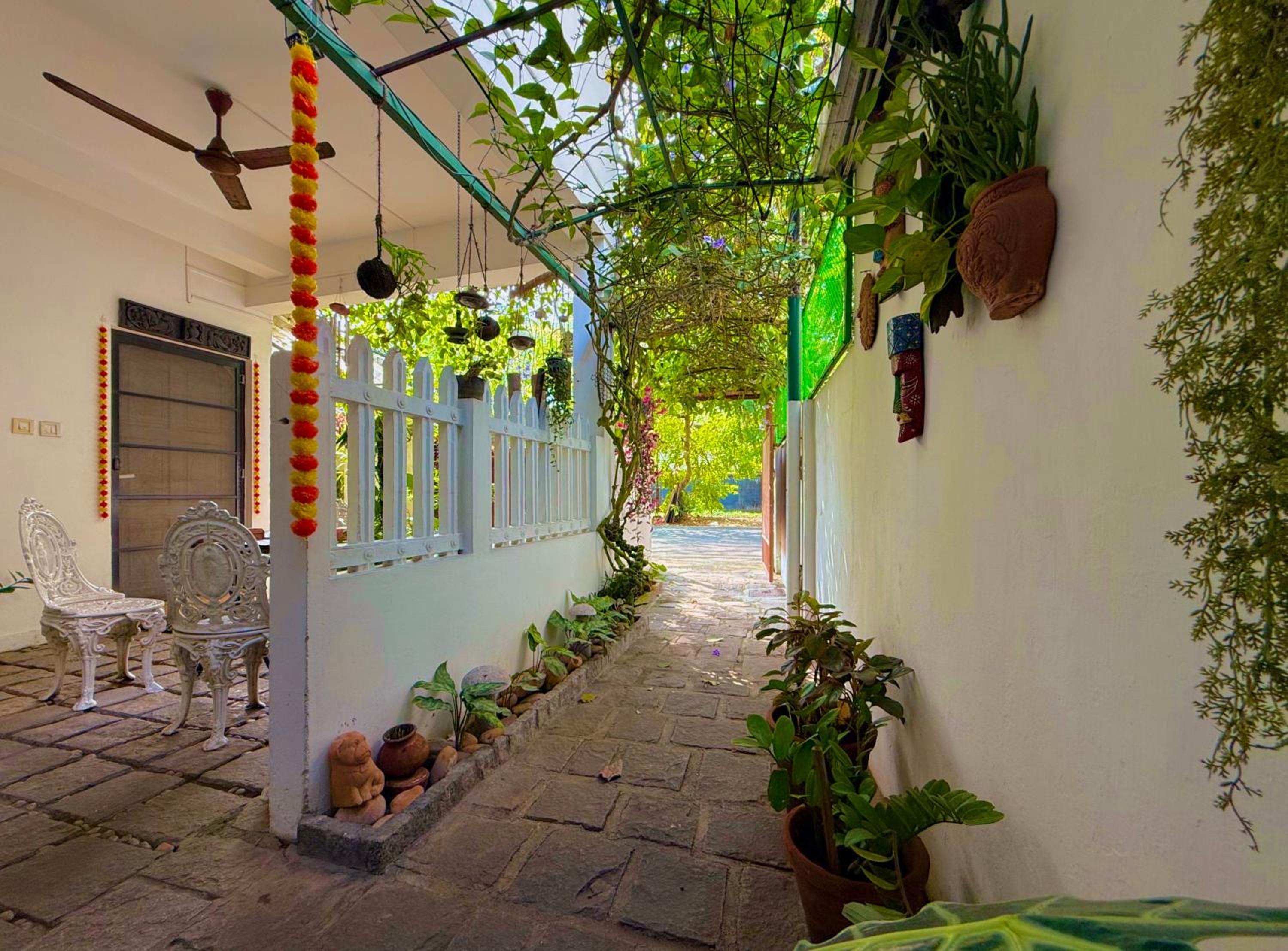 Reds Residency - Homestay