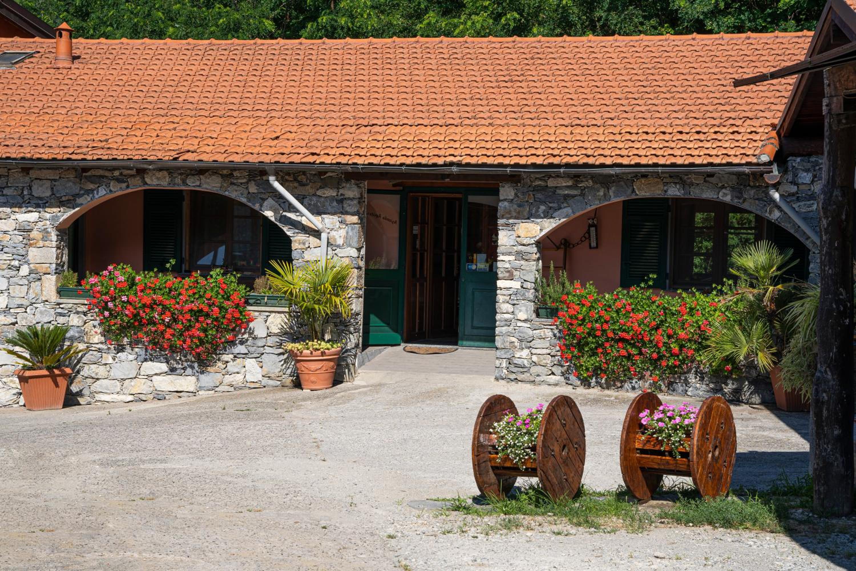 Agriturismo La Marpea - CameraMaiale, 12chilometri da Lavagna e dal Mare, cibo tipico e natura view 4