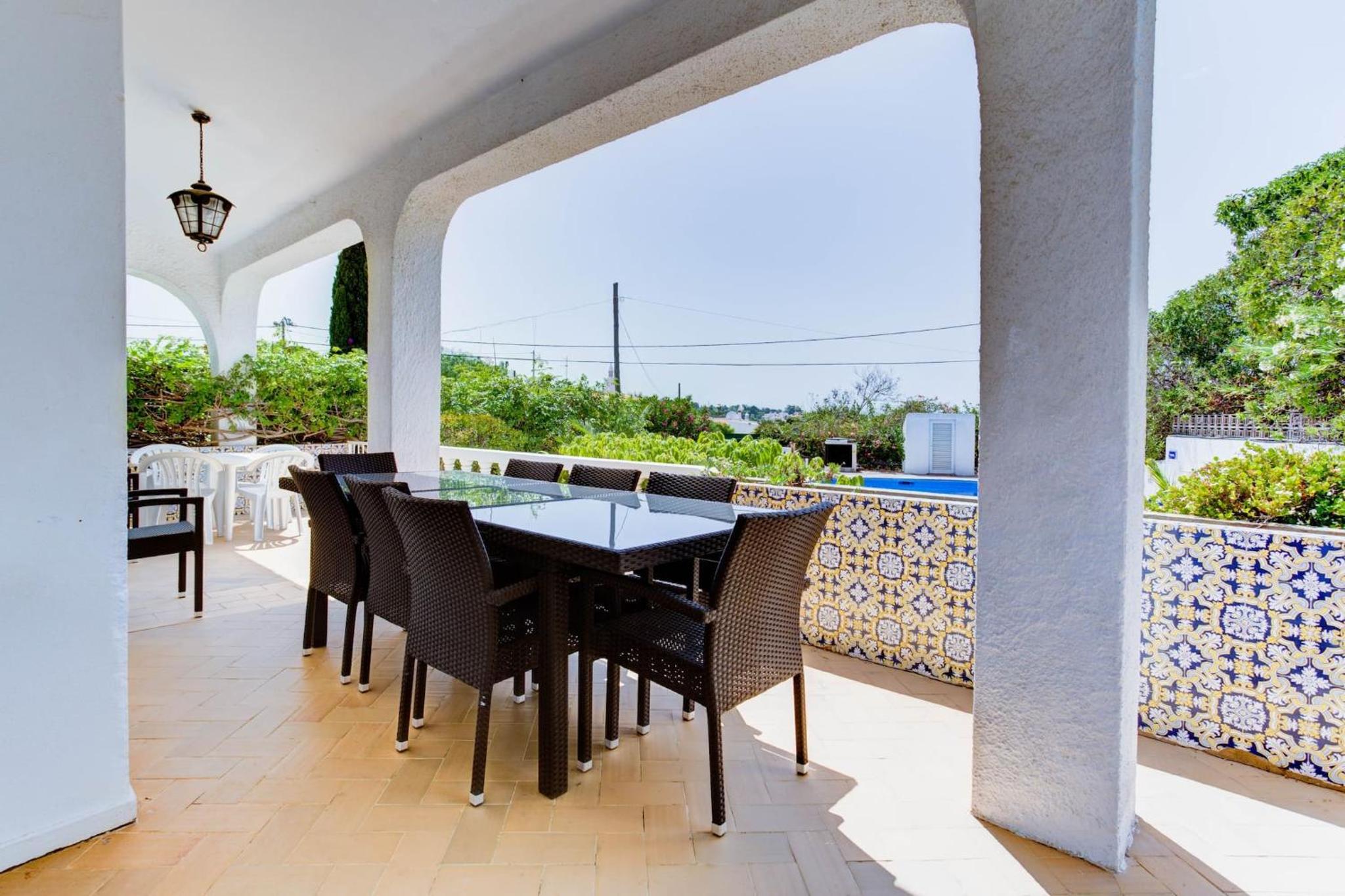 Villa Montenegro - Superbly Located Family Vila
