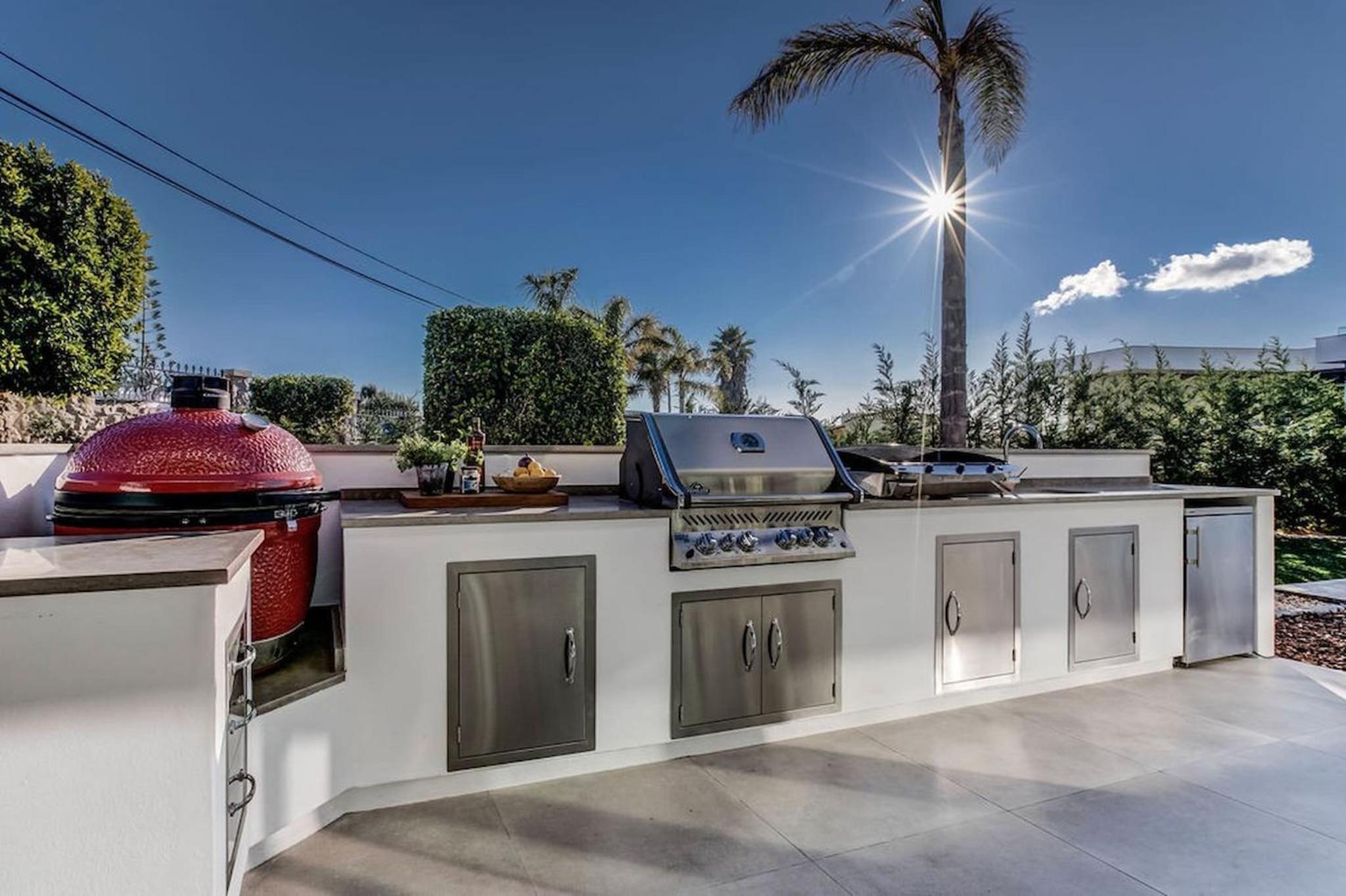 Villa 2 Rua das Palmas - Luxurious, Stylish & Modern view 4