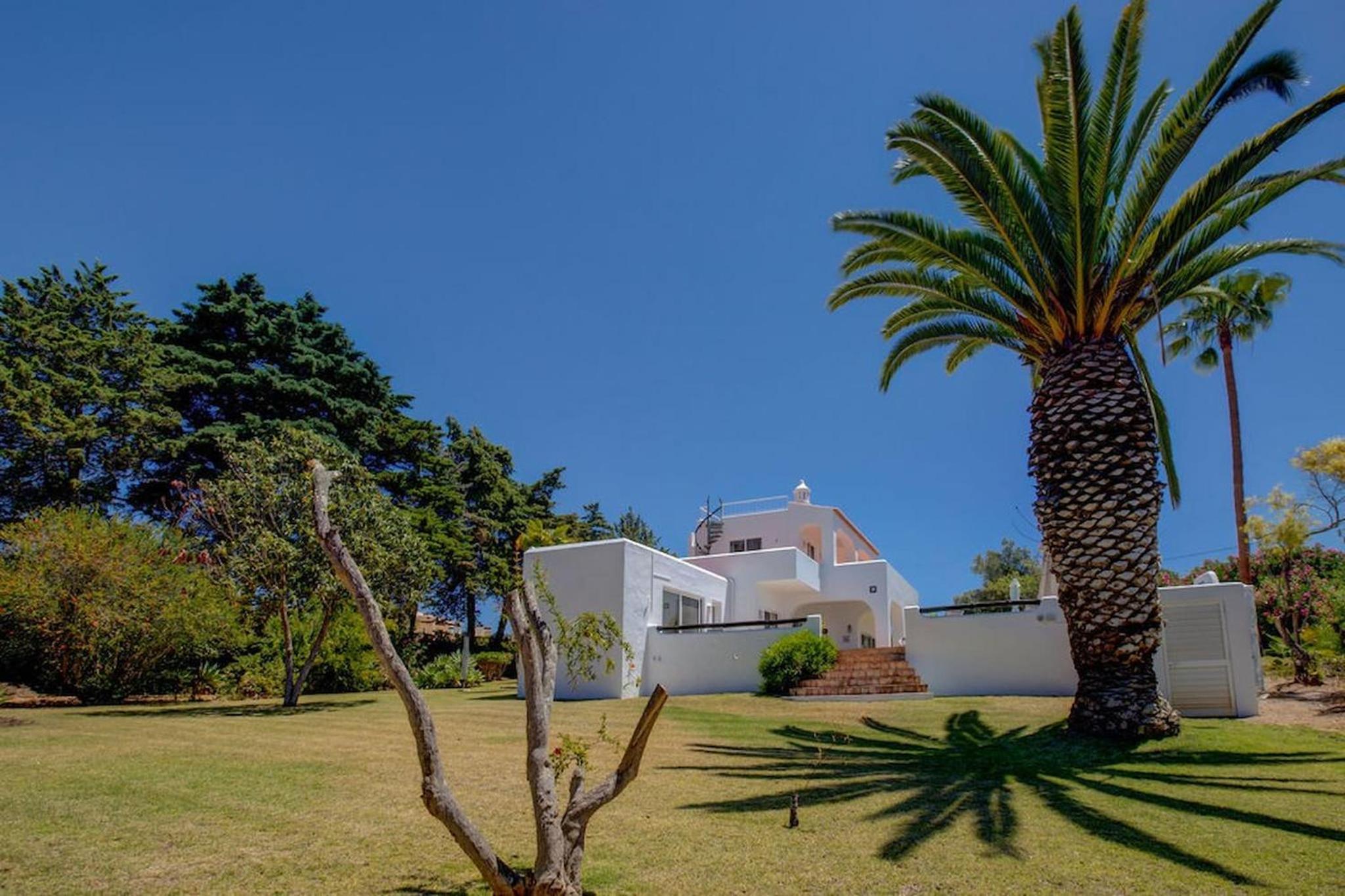 Casa Ninho - Spacious 5 bedroom villa view 4