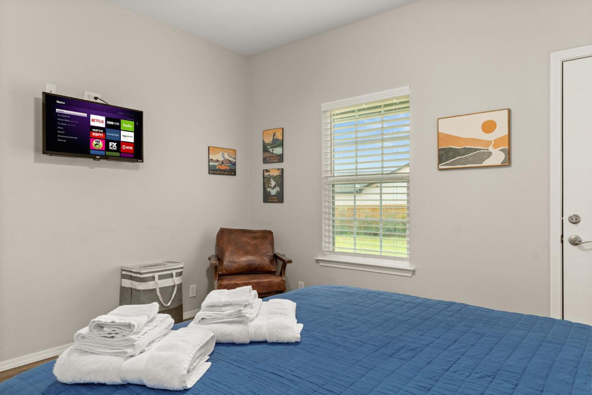 Game Barn, Cowboy Pool, 17ft Movie Screen - sleeps 10 view 3