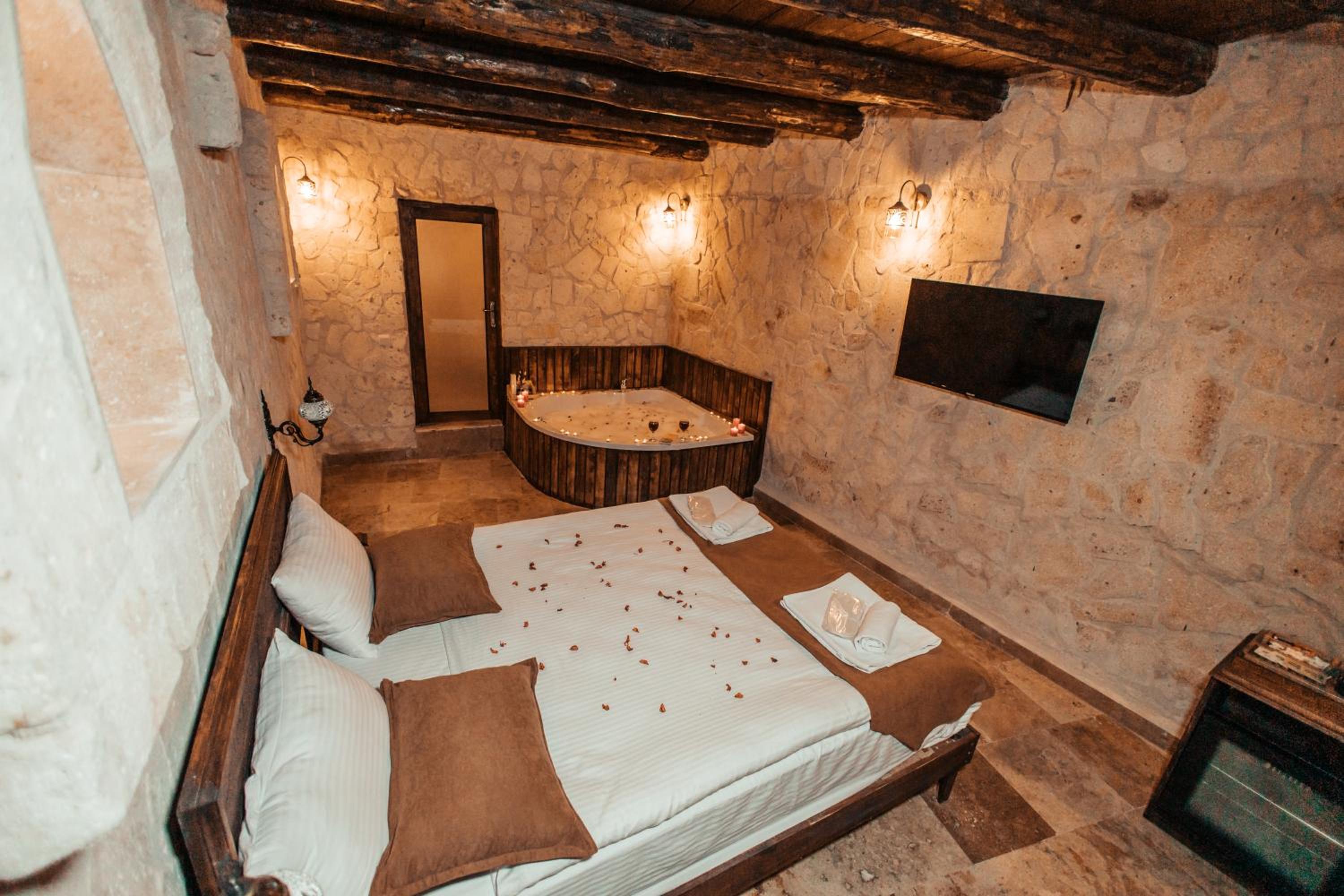 Vanessa Cave House view 2