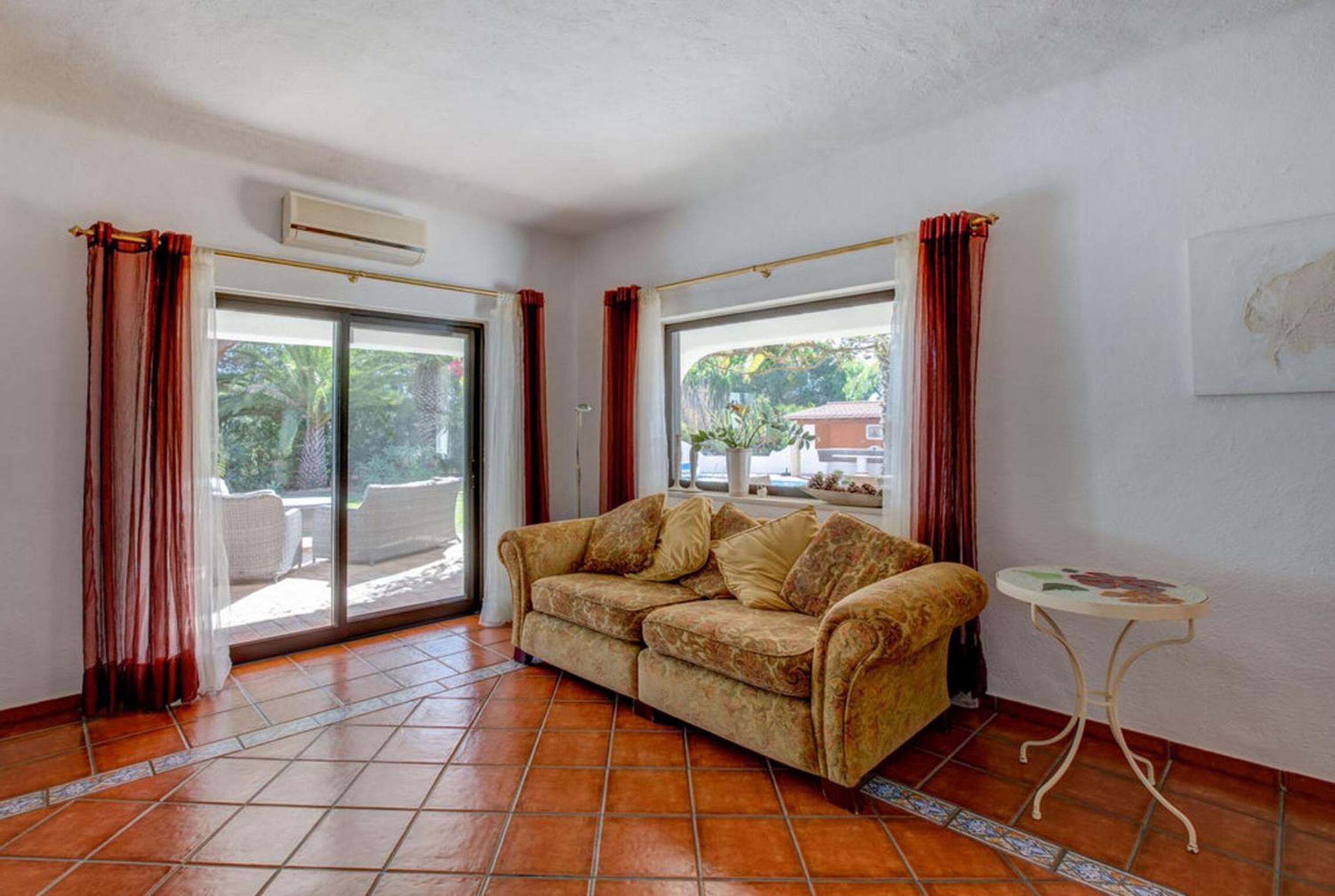 Villa Barlavento - Stunning 4-Bedroom Villa with Tennis Court view 5