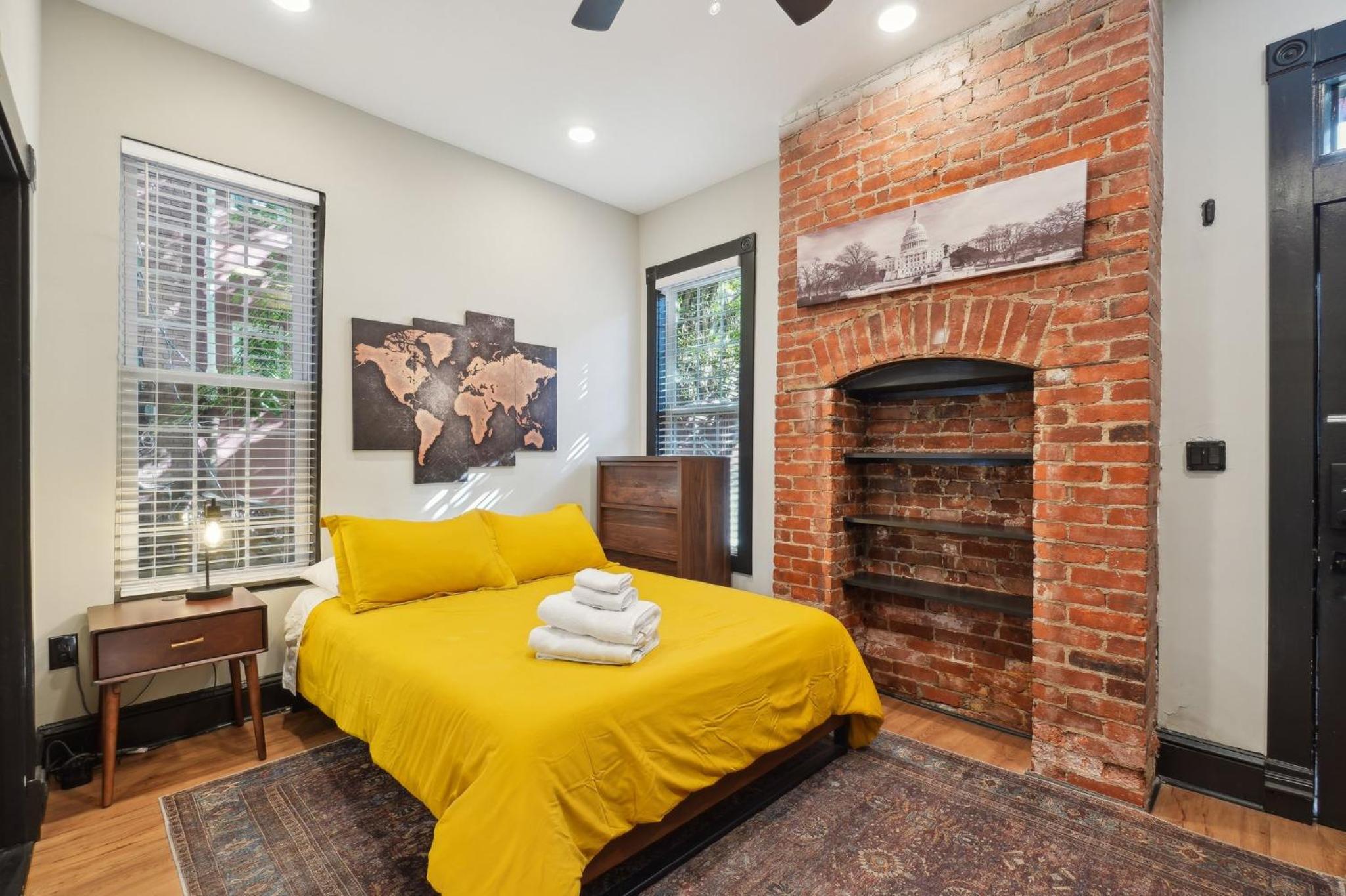 Spacious, Historic Logan Circle Rowhouse view 3