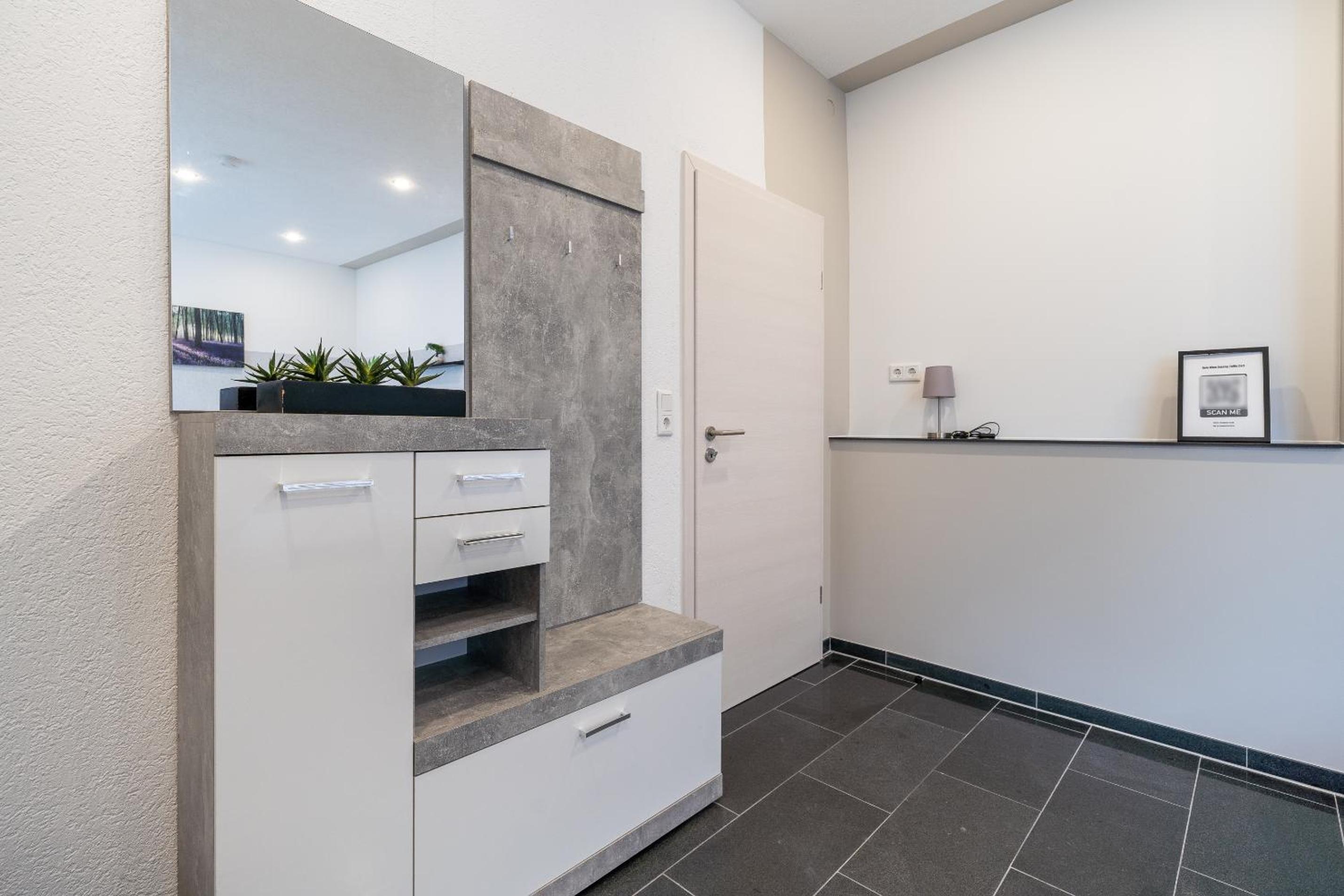 Stylische große 5-Zimmerwohnung-WLAN-Free Parking-