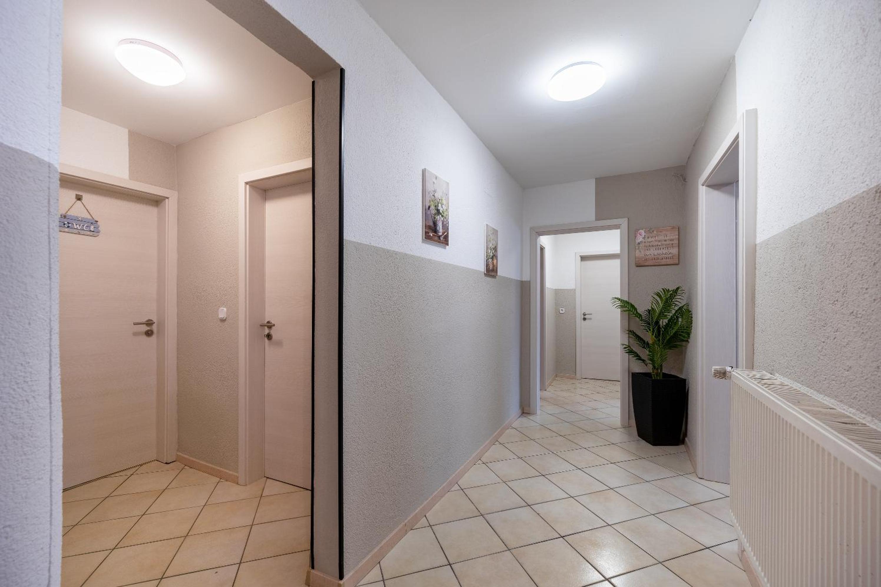 Stylische große 5-Zimmerwohnung-WLAN-Free Parking-