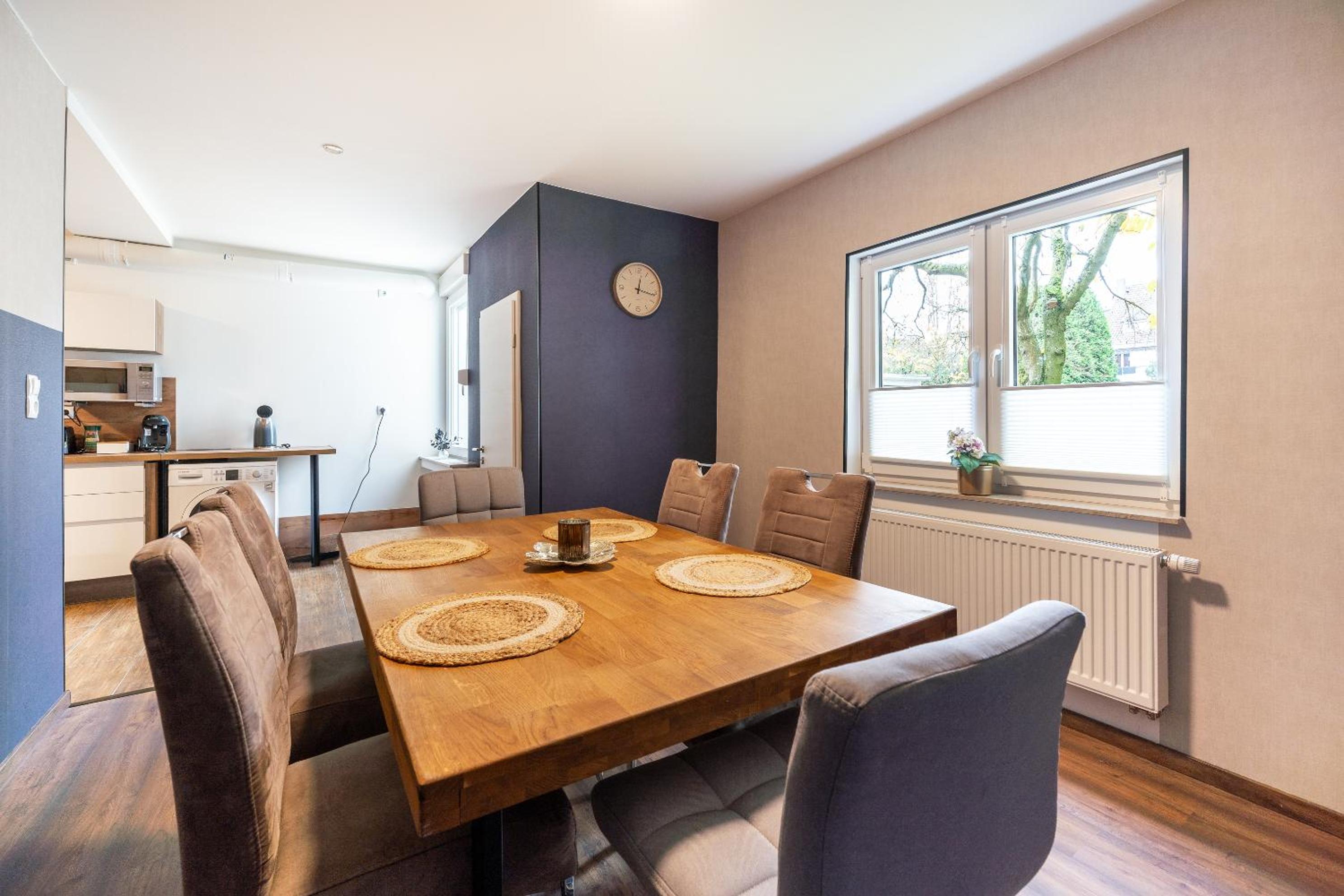 Stylische große 5-Zimmerwohnung-WLAN-Free Parking-